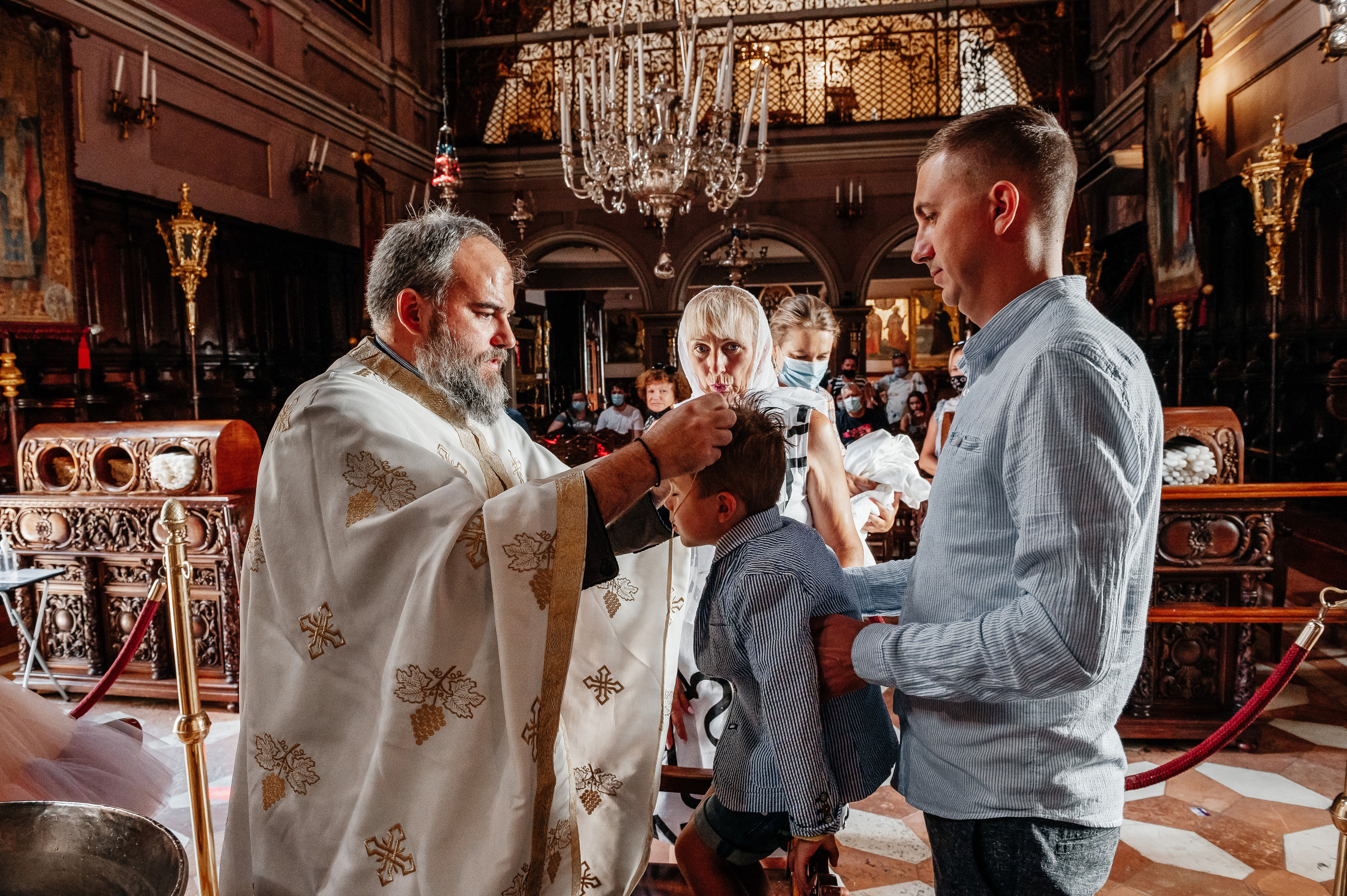 Taufe in St.-Spyridon-Kirche in Korfu, Griechenland. Newbornfotograf Kinderfotograf Ulm Familienfotograf Anastasia Neu-Ulm