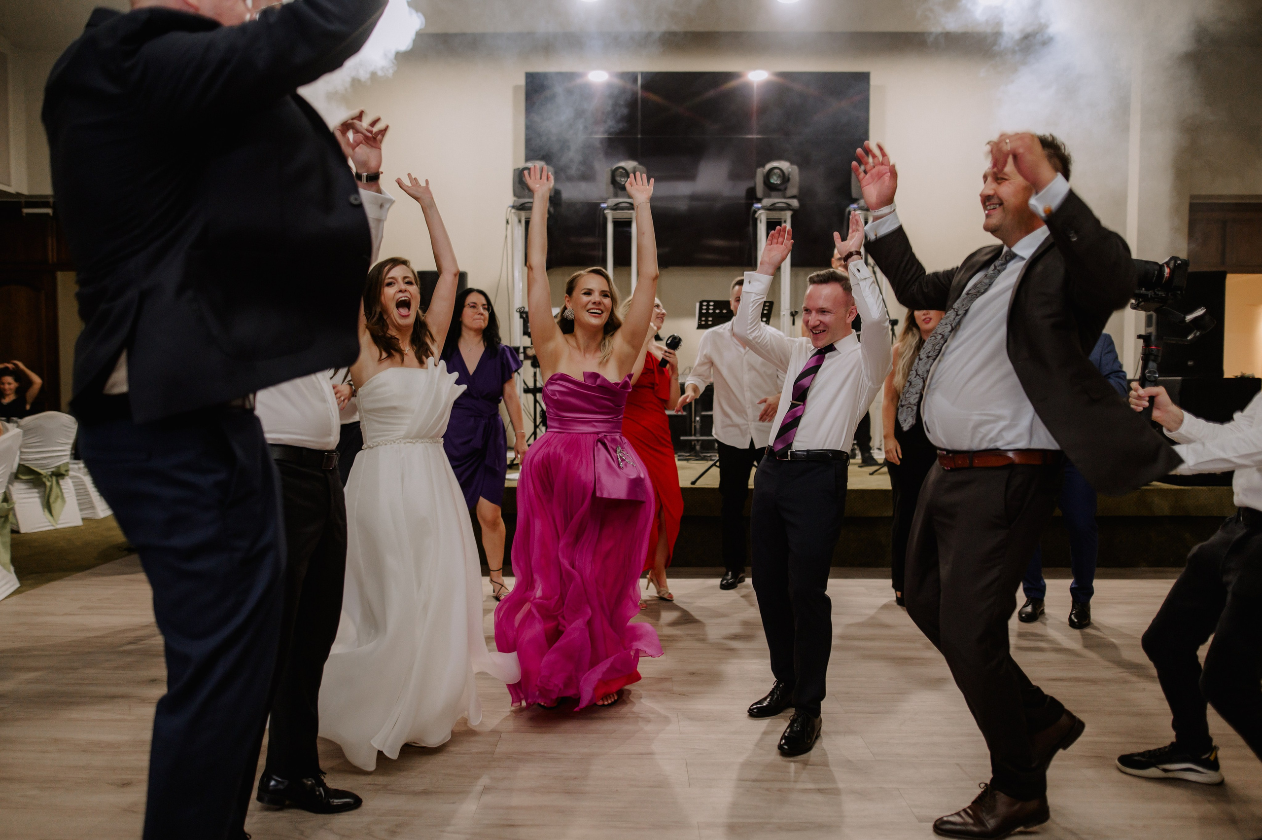 Servicii foto video profesionale pentru evenimentul tau. Proud Vision Weddings | Wedding Photography & Film — Servicii profesionale Foto Video Nunta Iasi