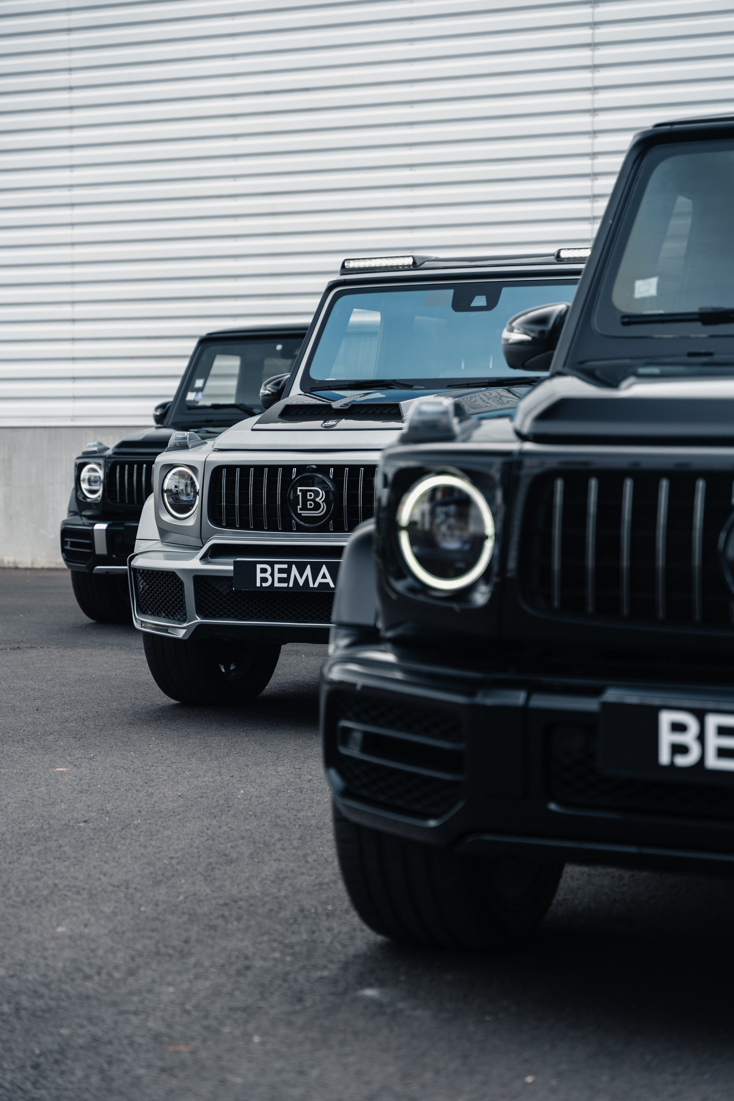 Mercedes G63×3. Photographer in Paris — Vitalii Motruk