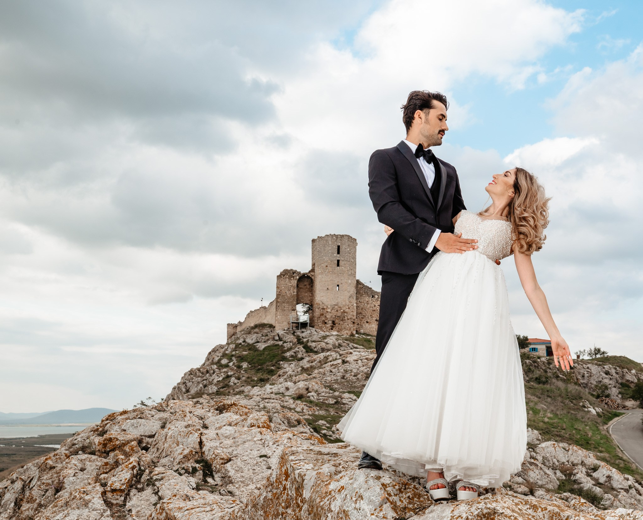 Alexandra & Robert. Www.besttalesstudio.com