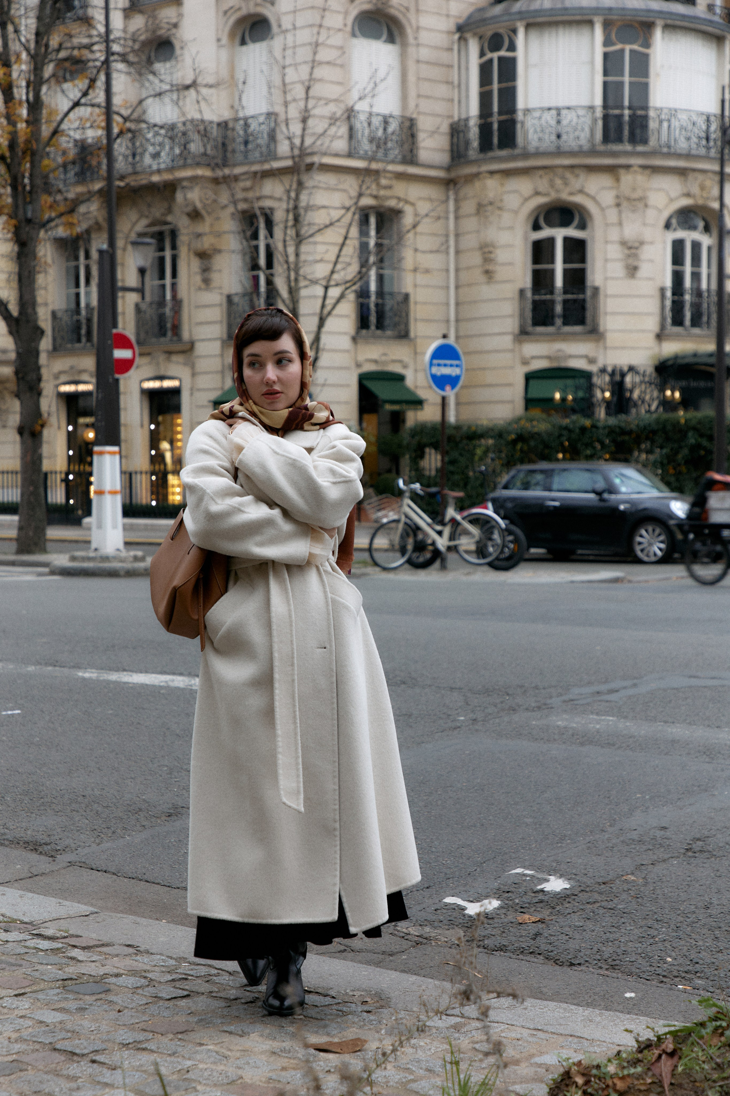 Li. Photographer in Paris