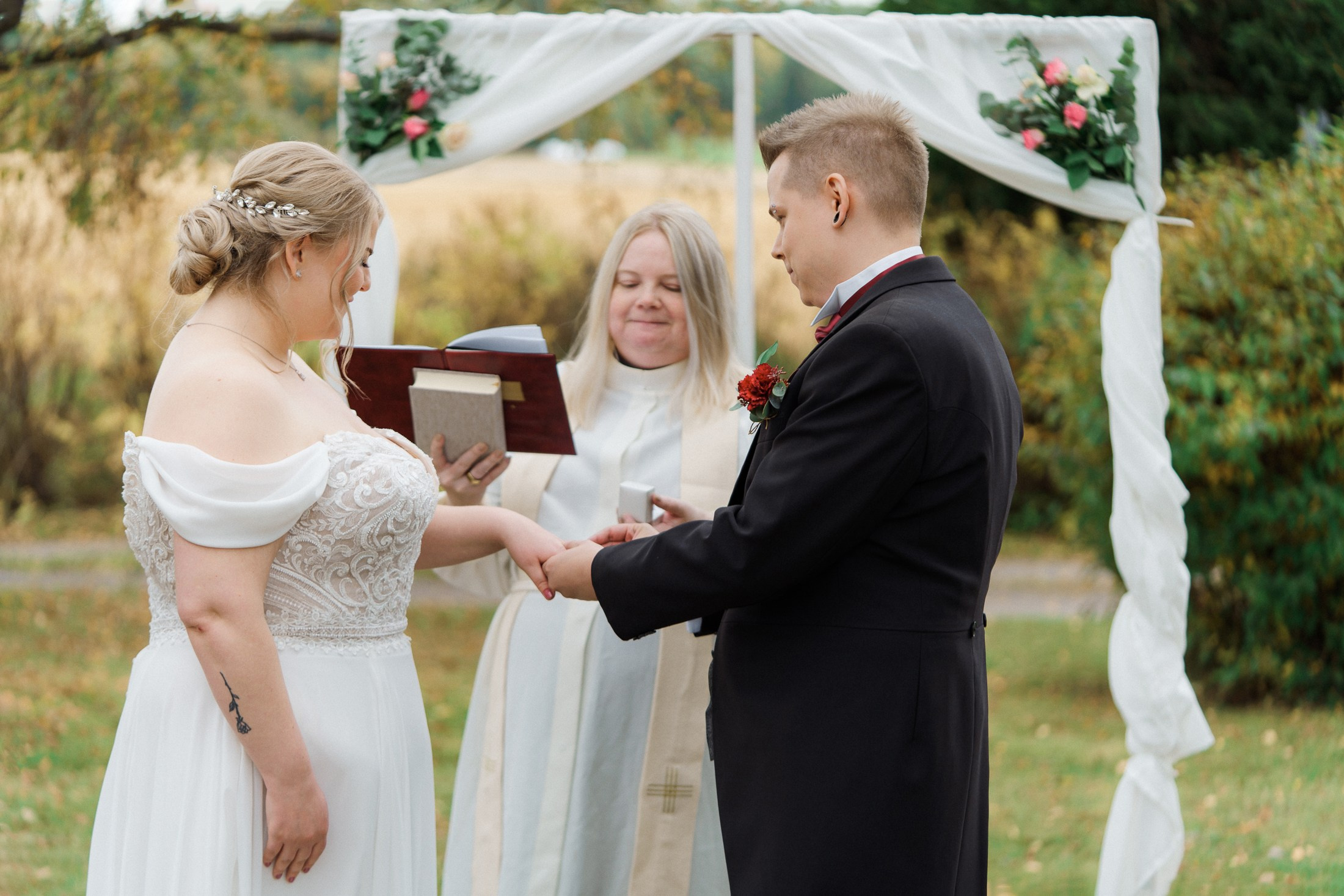 Sarah&Teemu, Hääkuvaus Kytäjän juhlatila, Hyvinkää