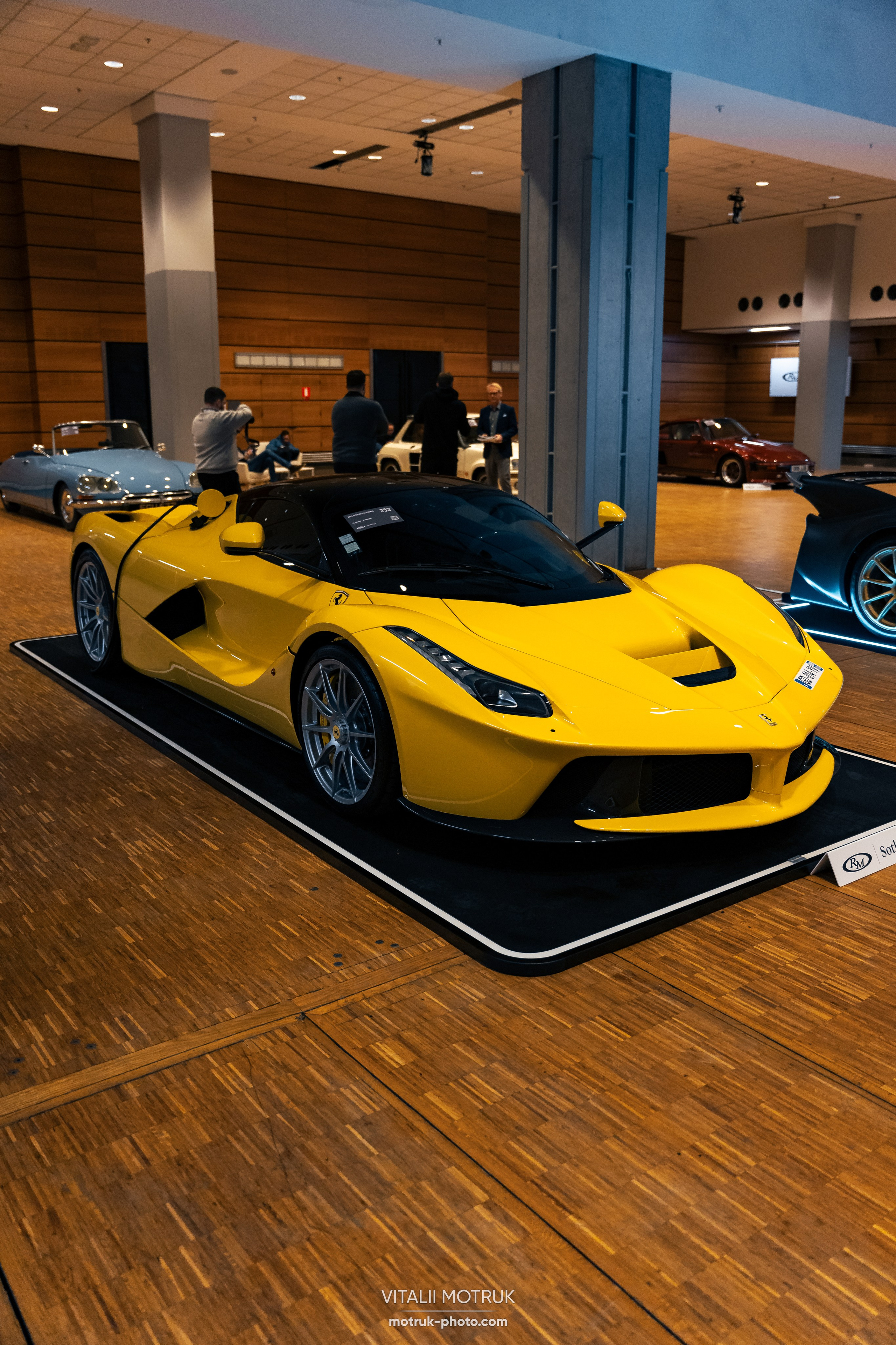 RM Sothebys 2025. Photographe de voitures à Paris — Vitalii Motruk