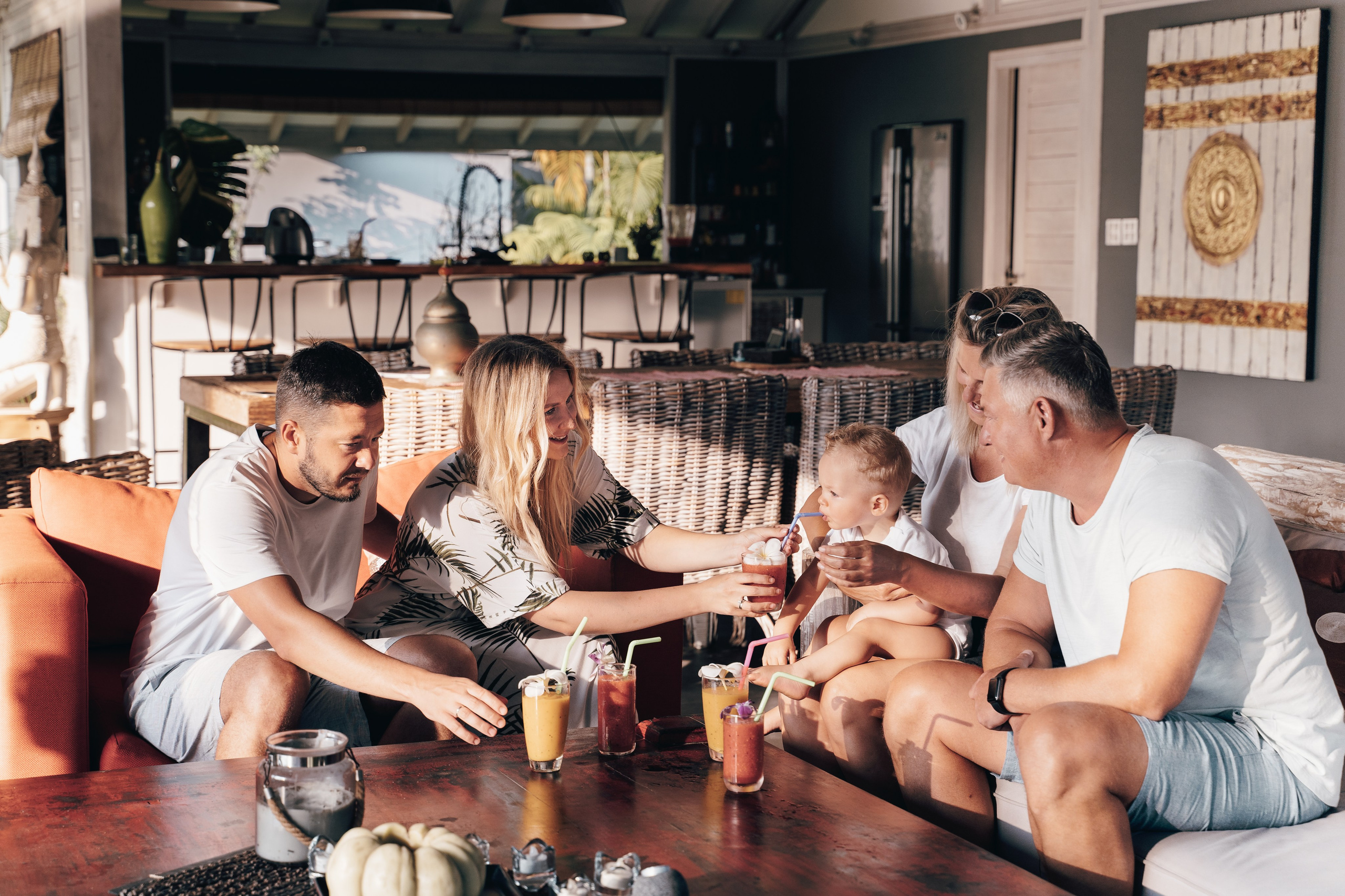 Barcelona Family Photoshoot — Family Photographer in Barcelona. DiaFoto — Wow Photographer in Barcelona | Premium Barcelona Photoshoot Experience