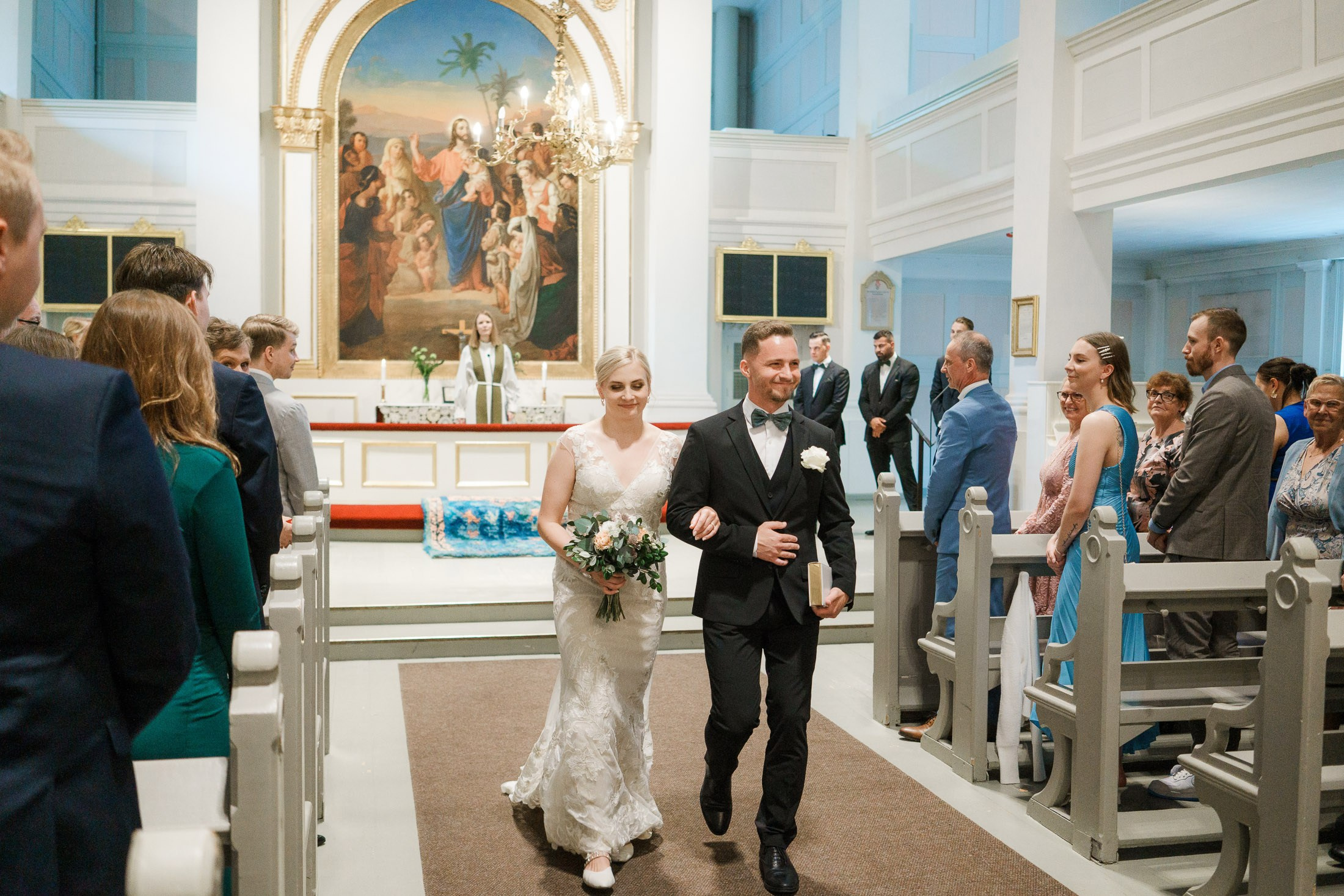 M&P, häävalokuvaus Klaus K, Rake-sali ja Helsingin vanha kirkko