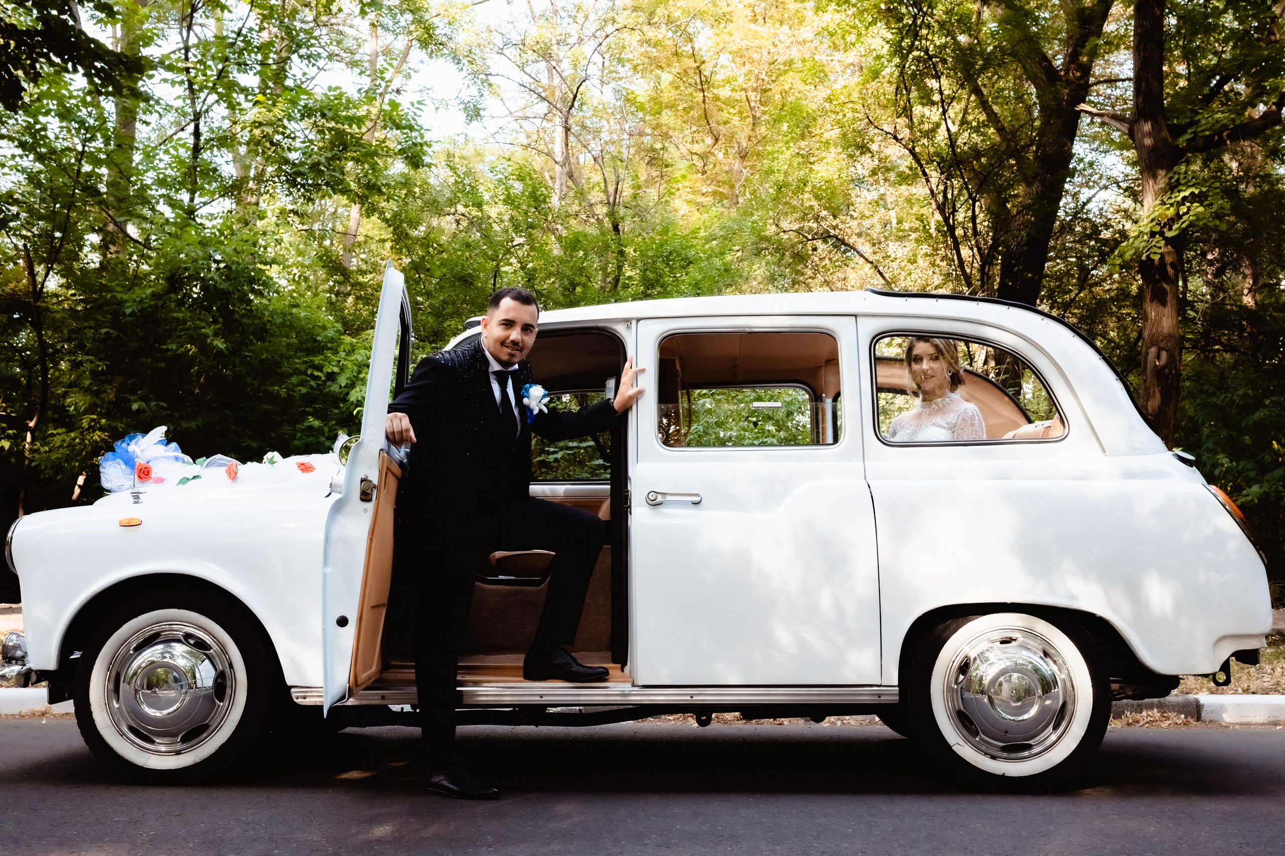 Mireasa in cimitir. Stefan Teodorescu — Fotograf de Nunta