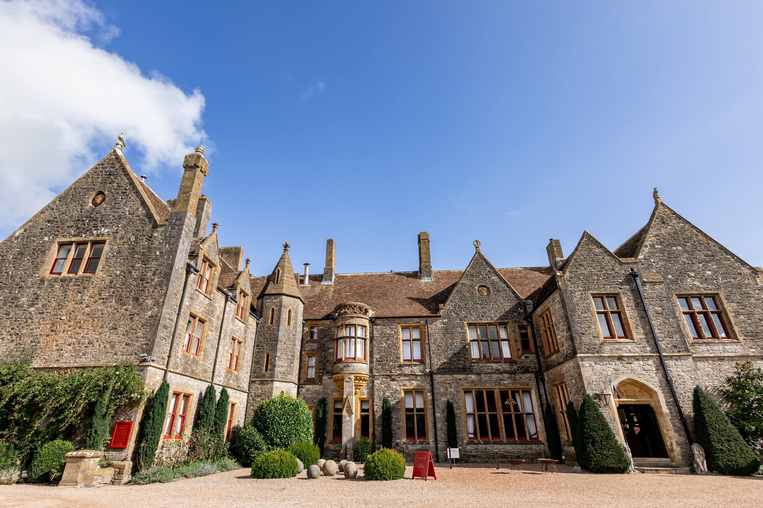 BobFest'23 in 2 days — TRUE LEGEND. September, 2023. Timeless Wedding & Event Photography — based London, working across Europe