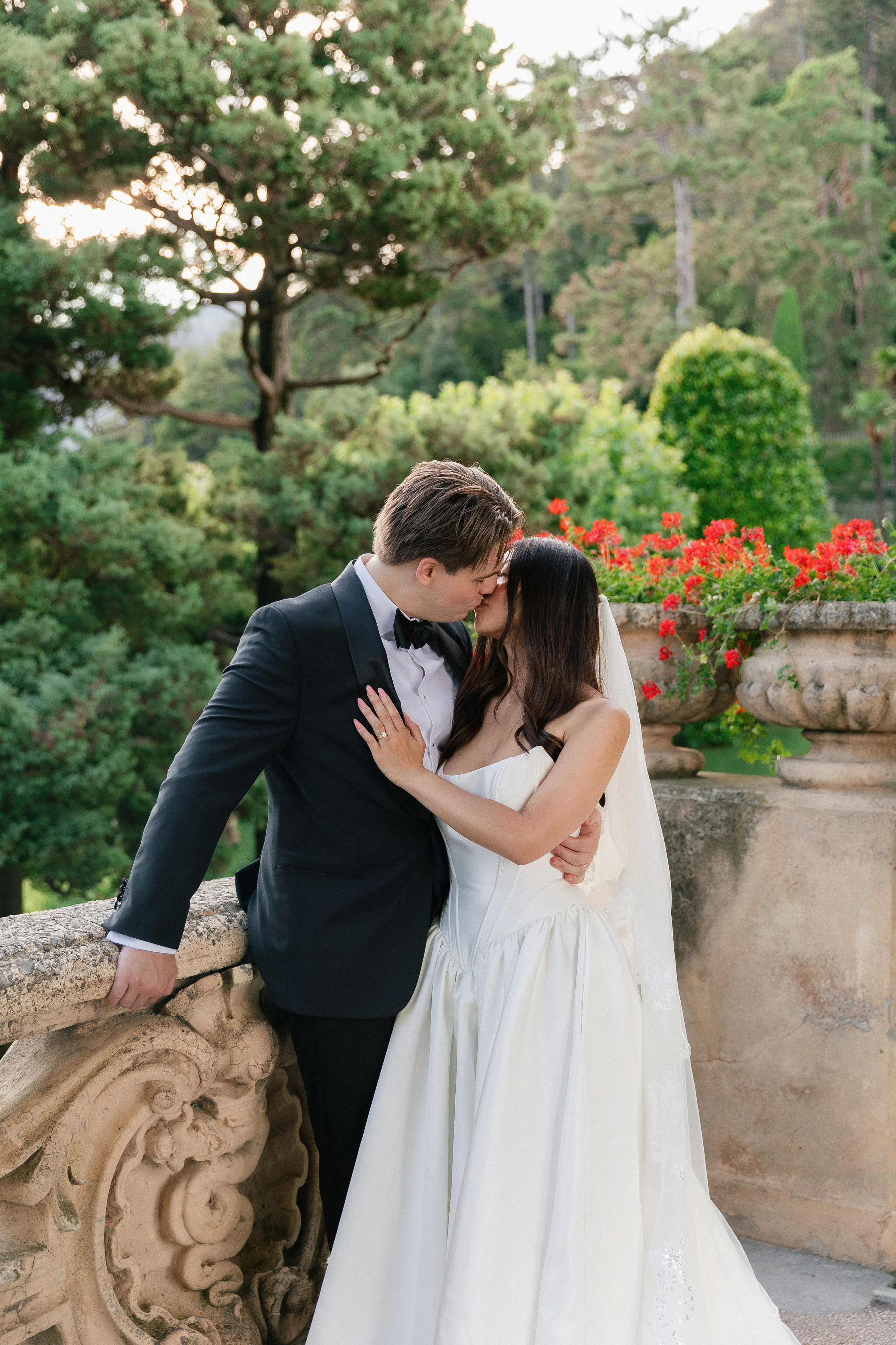 Lily & Zach, Villa del Balbianello. Photographer in Italy Anna Linnik