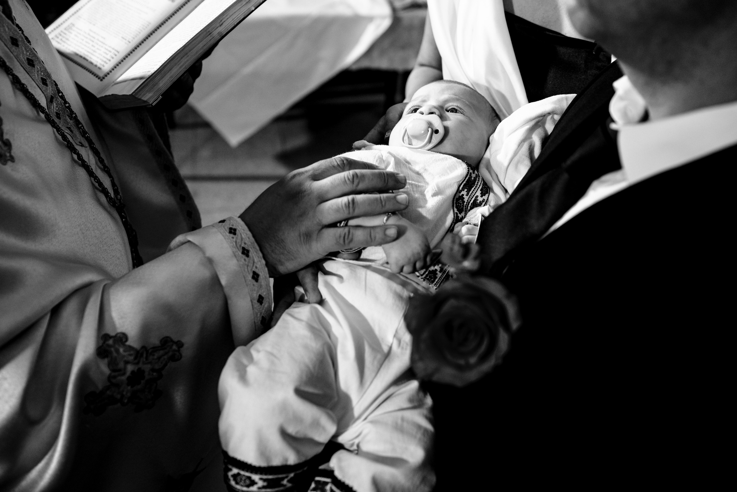 Andreea, Damian si Aris. Acasă