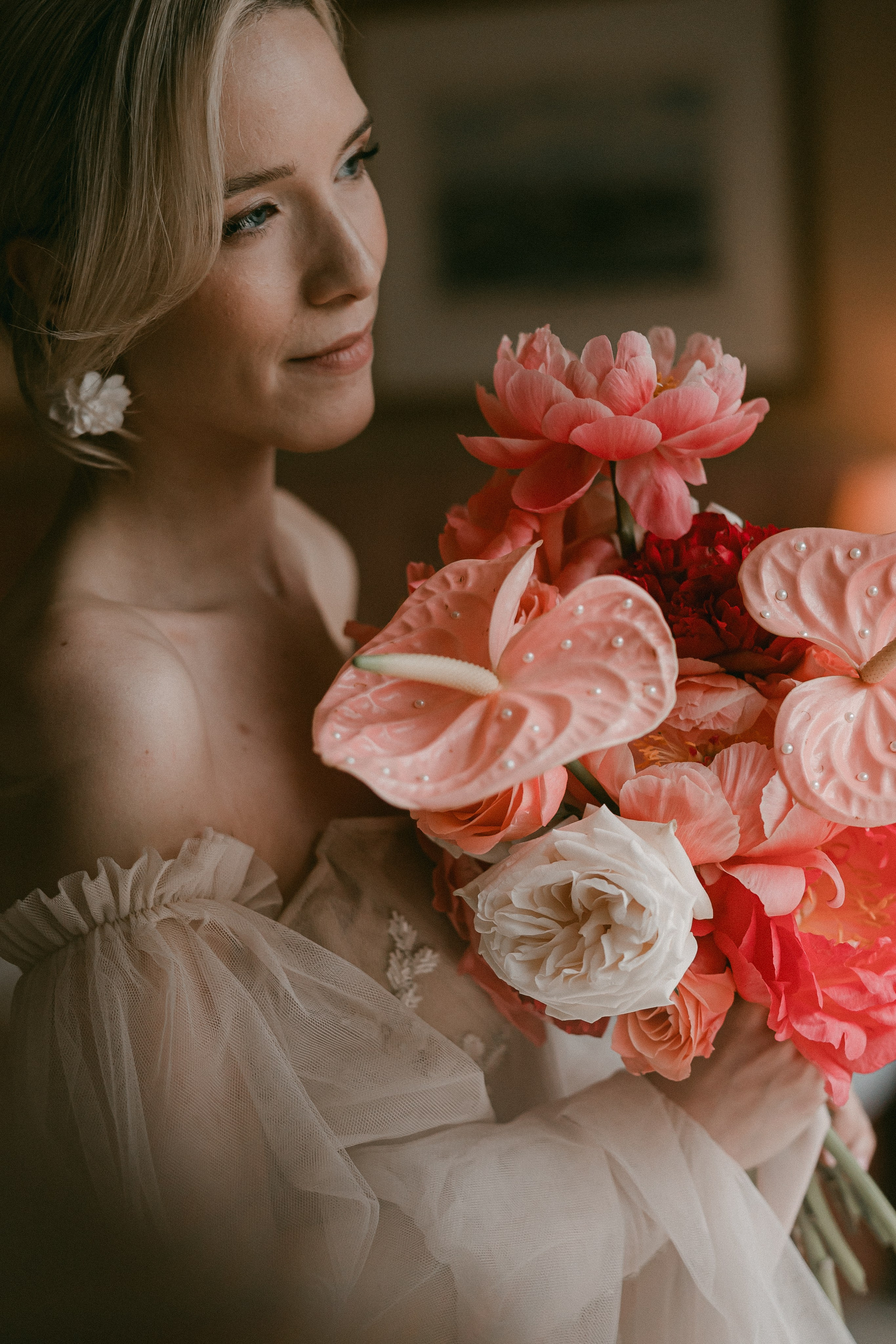 Sarah/ getting ready. Wedding and Family Photographer Switzerland and Italy. Valeria Diaz