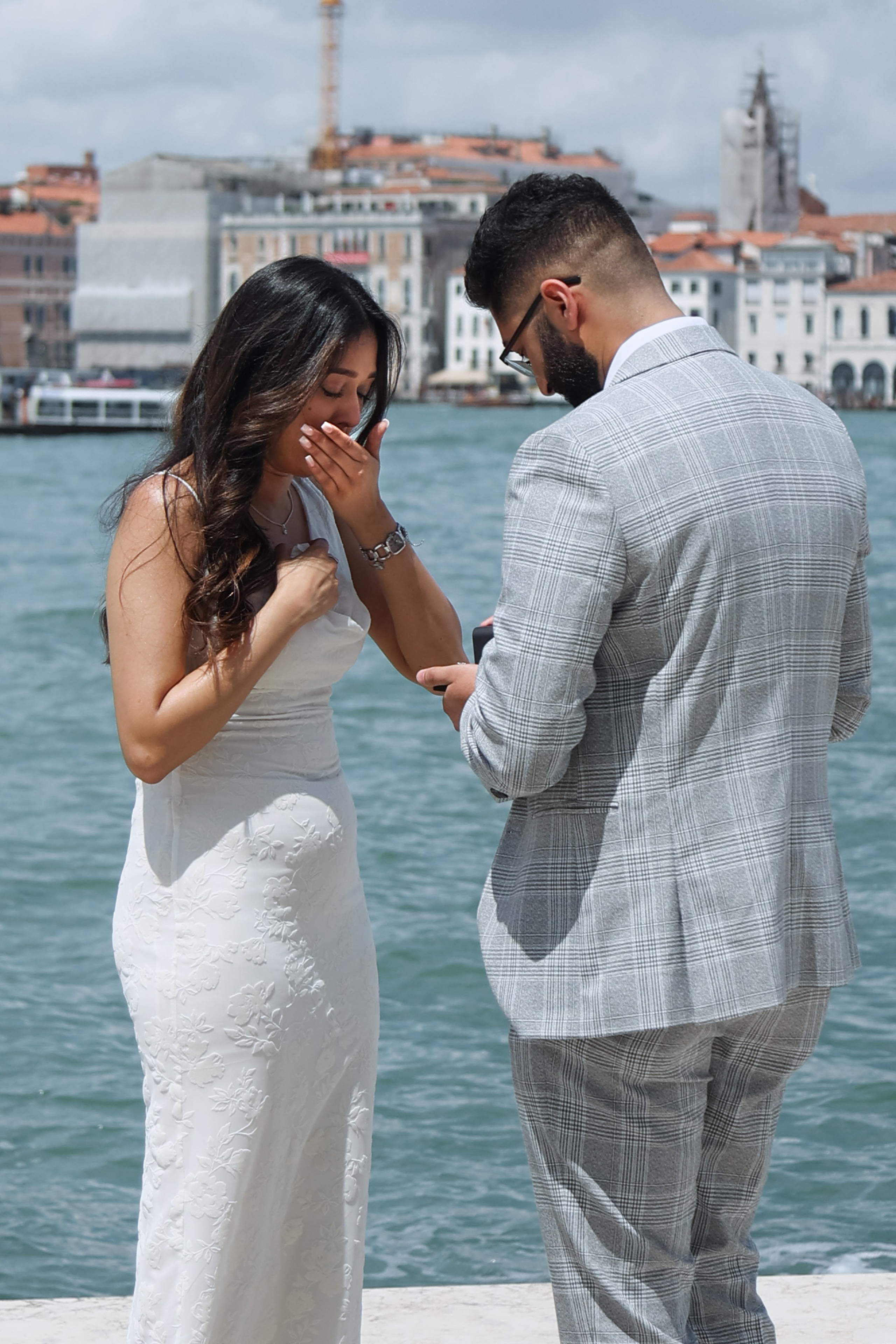 Romantic surprise proposal in Venice 