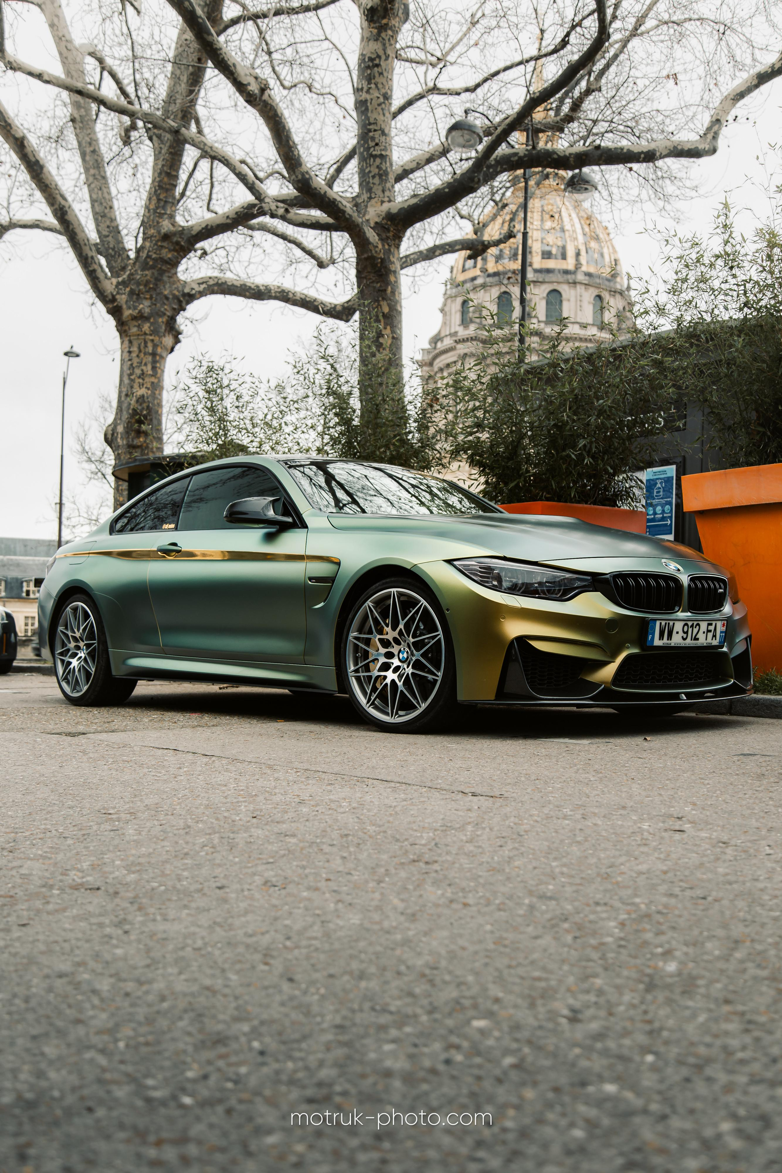 Place Vauban 23 janvier. Photographer in Paris — Vitalii Motruk