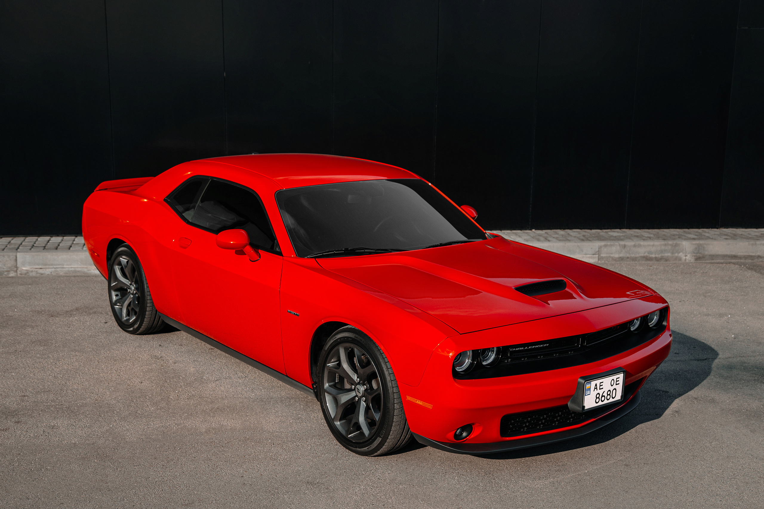 Dodge Challenger. Photographer in Paris — Vitalii Motruk