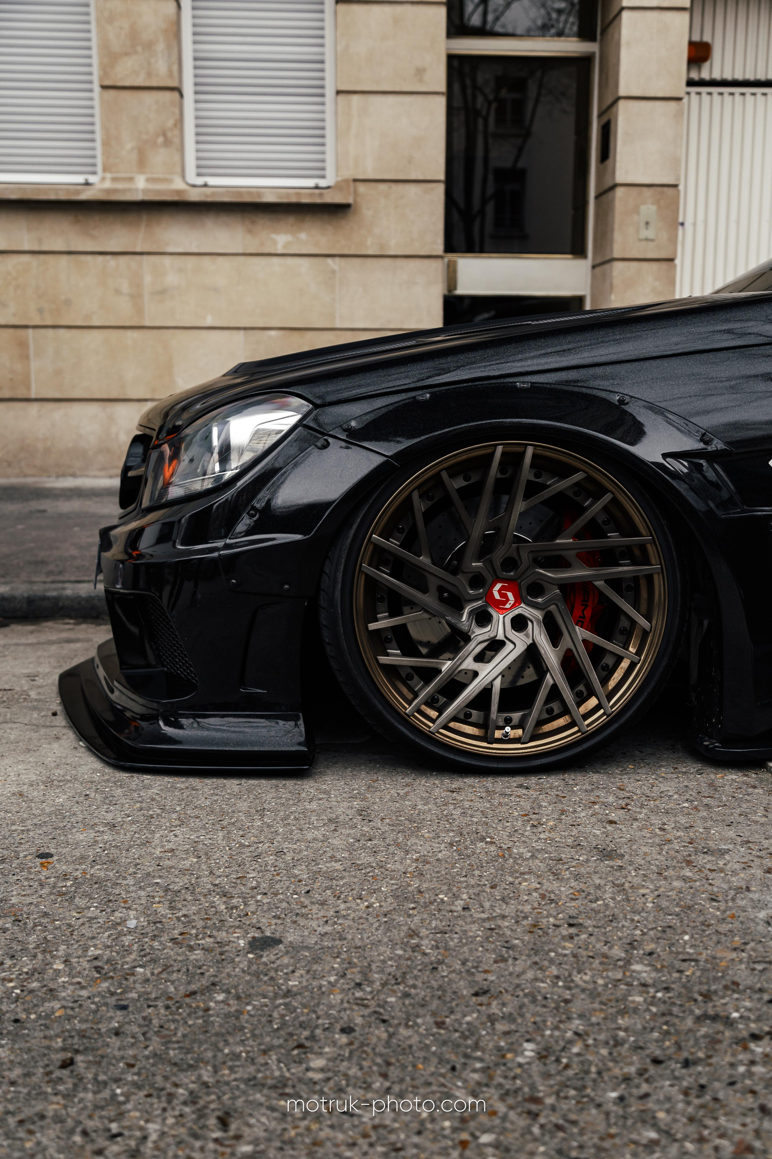 Place Vauban 23 janvier. Photographer in Paris — Vitalii Motruk