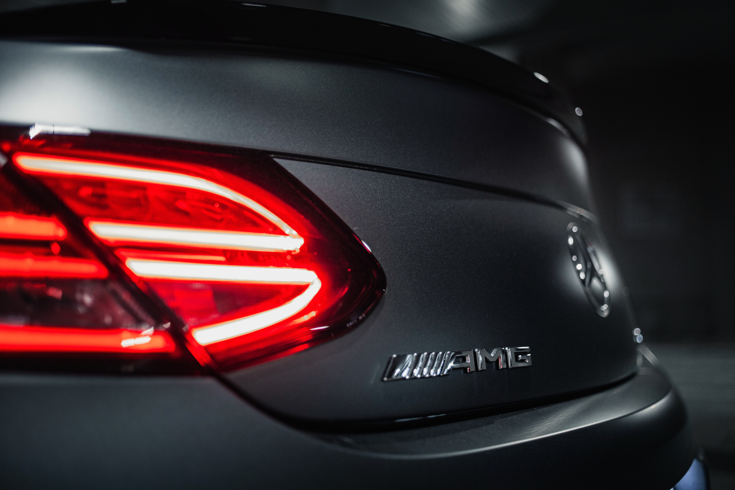 Mercedes-Benz C43 AMG. Photographer in Paris — Vitalii Motruk