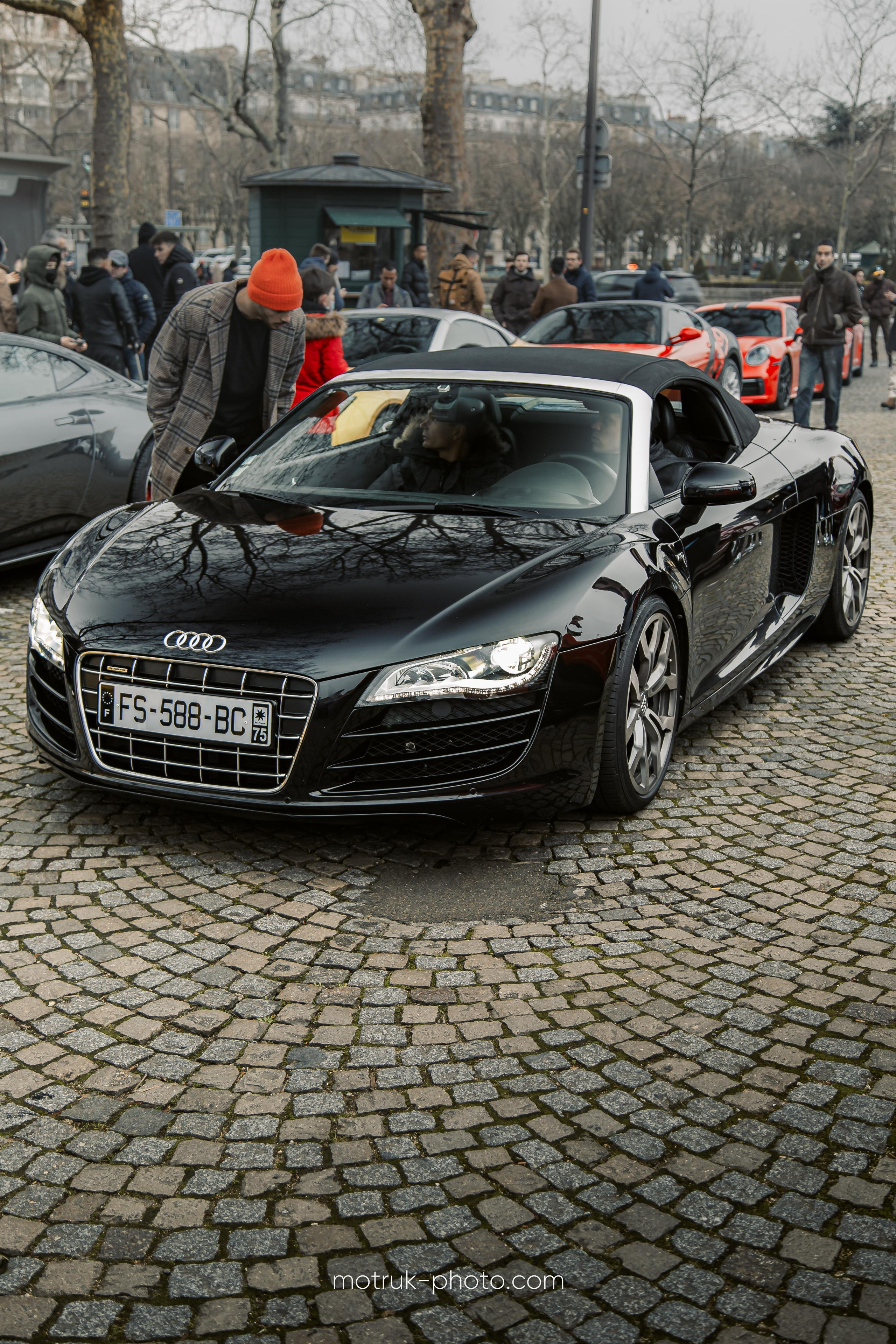 Place Vauban 23 janvier. Photographer in Paris — Vitalii Motruk