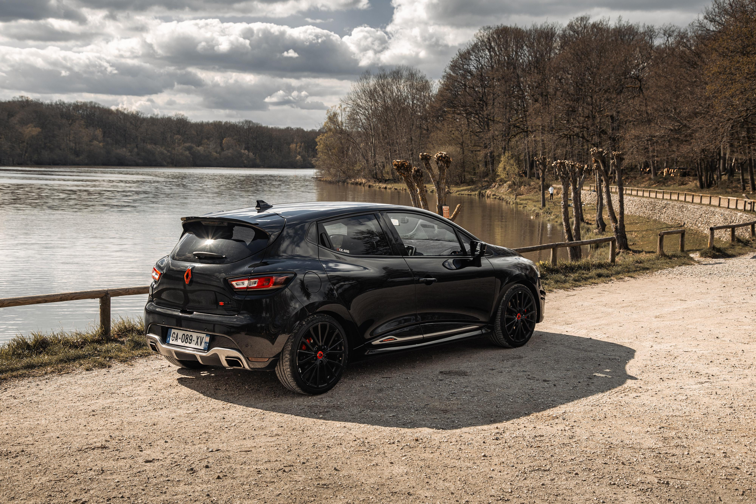 Balade avec Renault Sport. Photographer in Paris — Vitalii Motruk