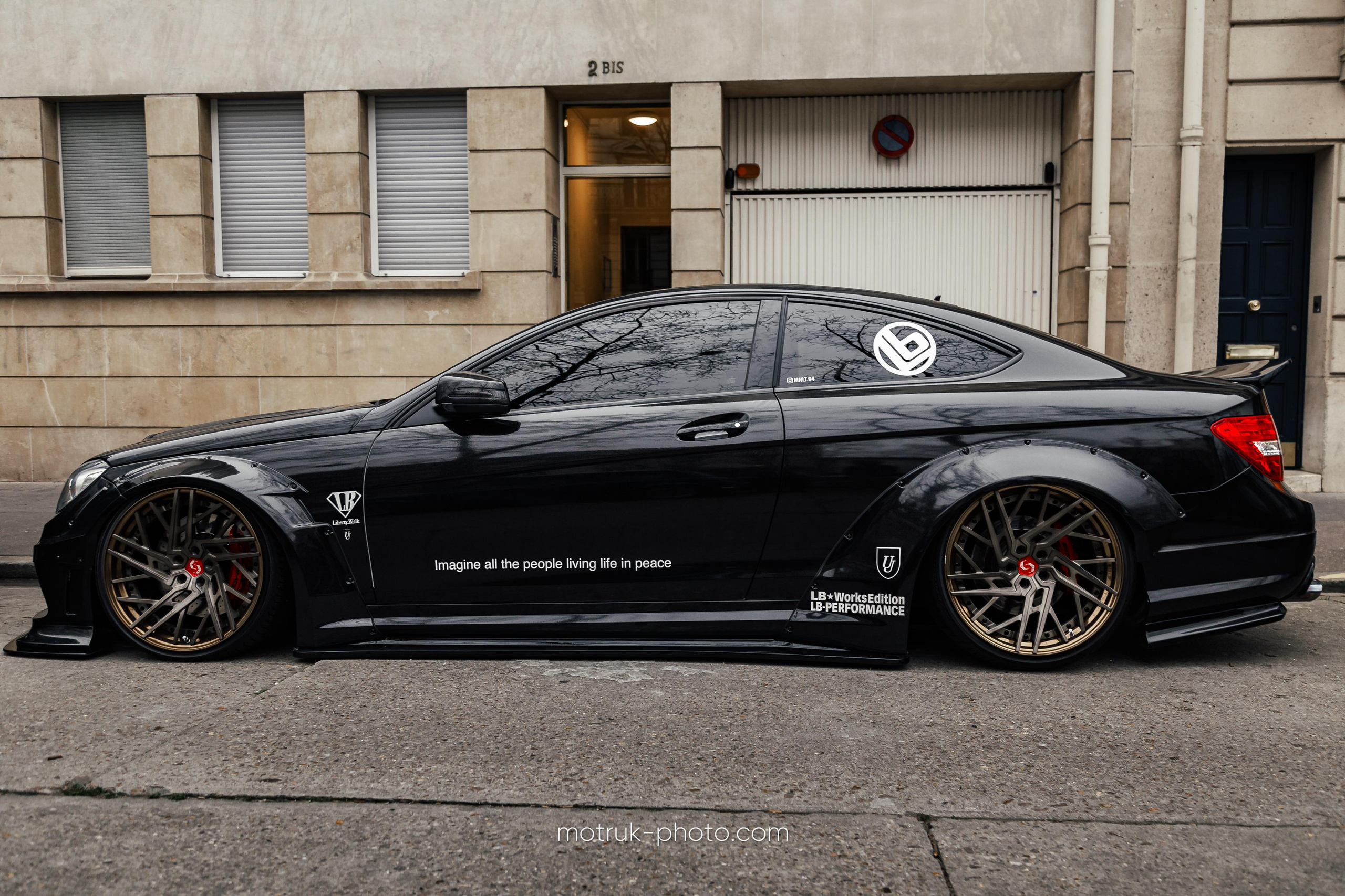 Place Vauban 23 janvier. Photographer in Paris — Vitalii Motruk