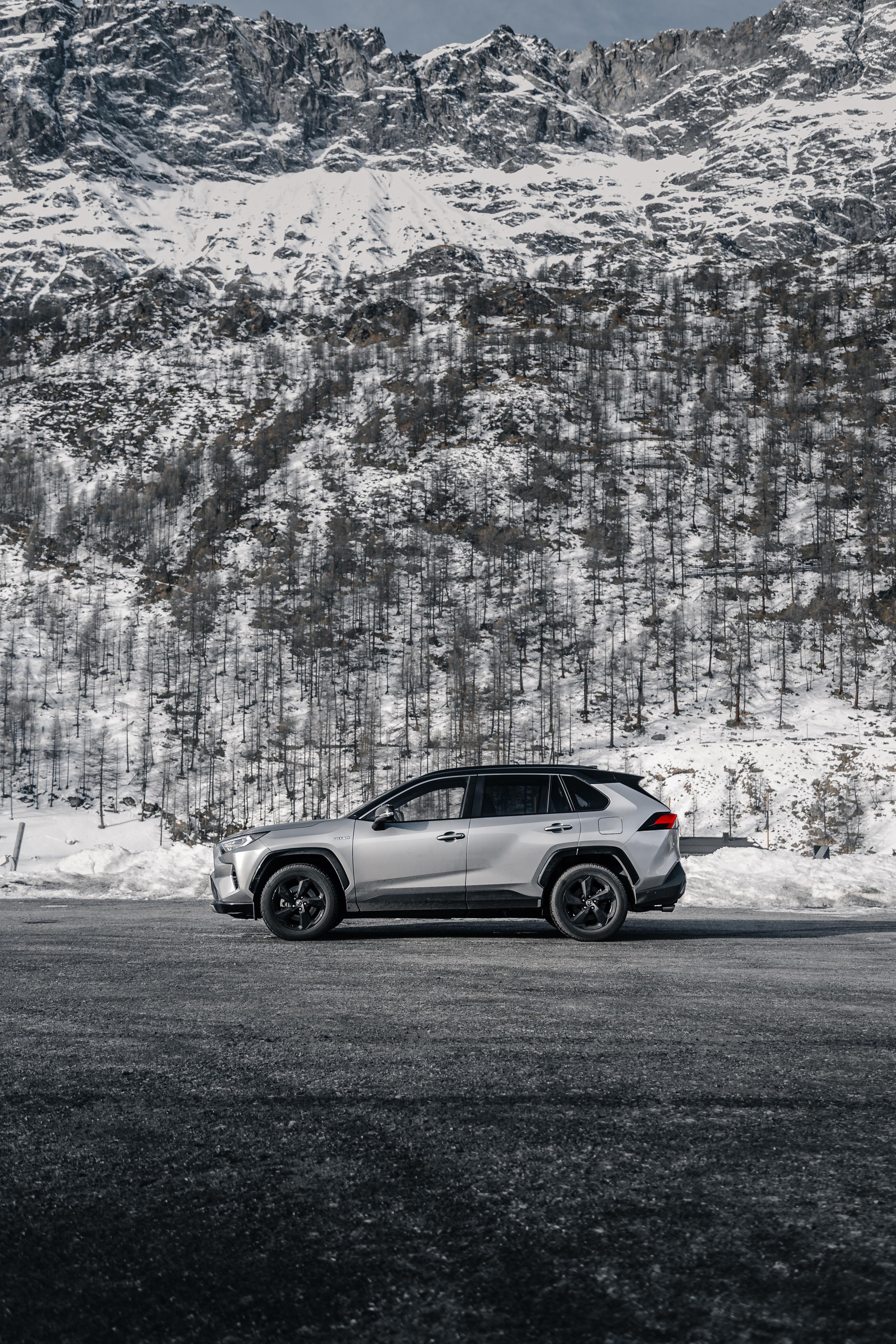 Toyota RAV4. Photographer in Paris — Vitalii Motruk