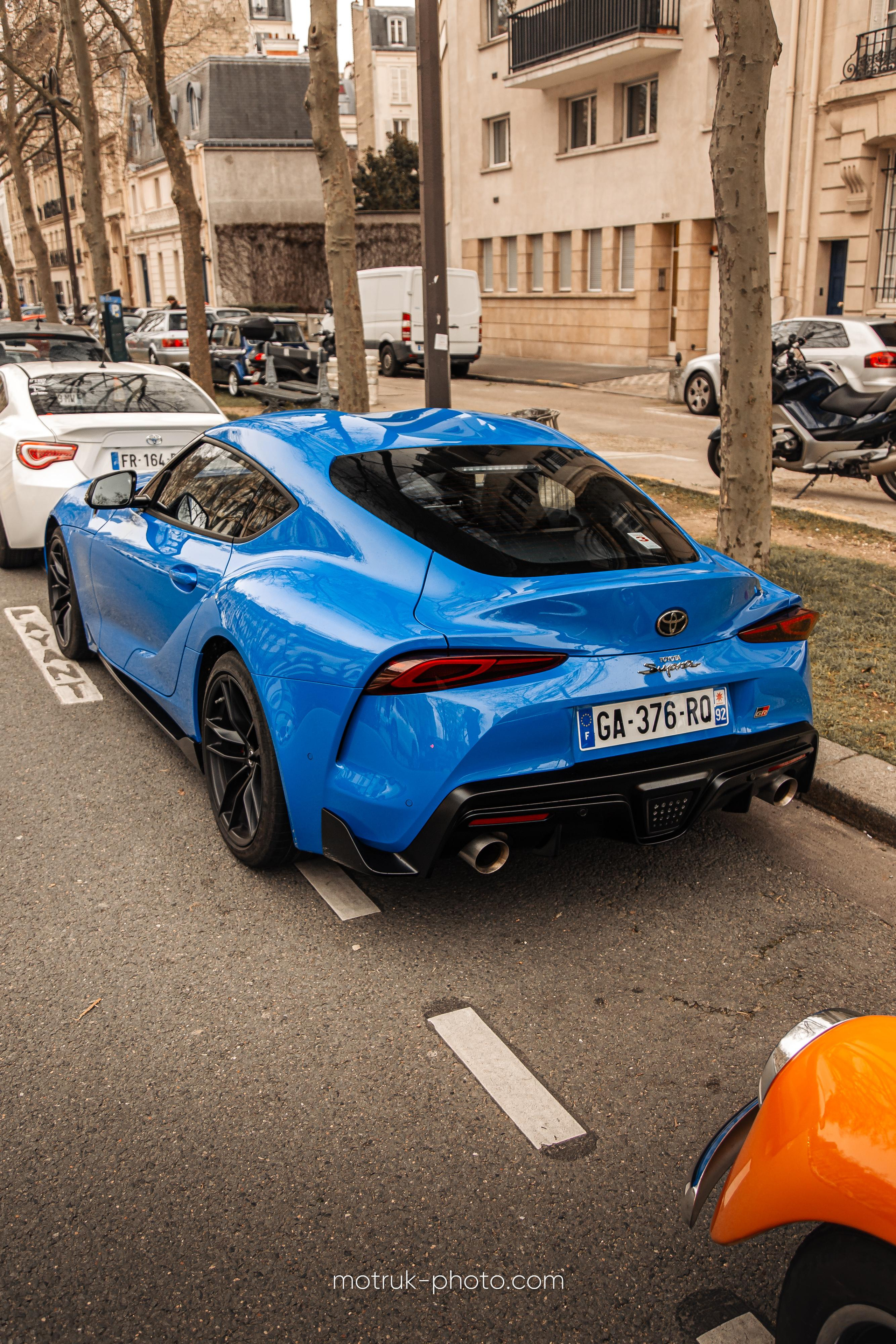 Place Vauban 23 janvier. Photographer in Paris — Vitalii Motruk