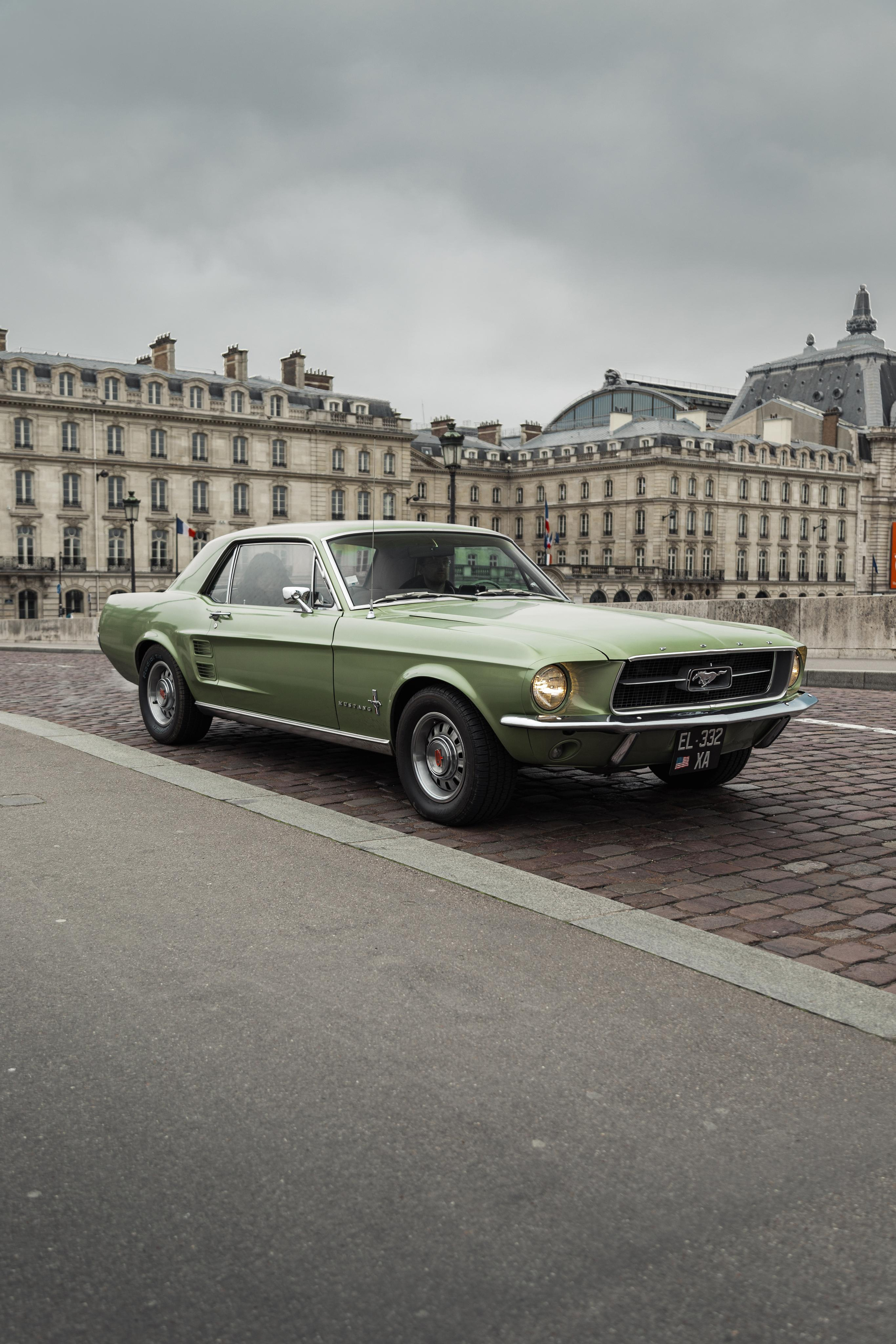 Ford Mustang '67. Photographe de voitures à Paris — Vitalii Motruk