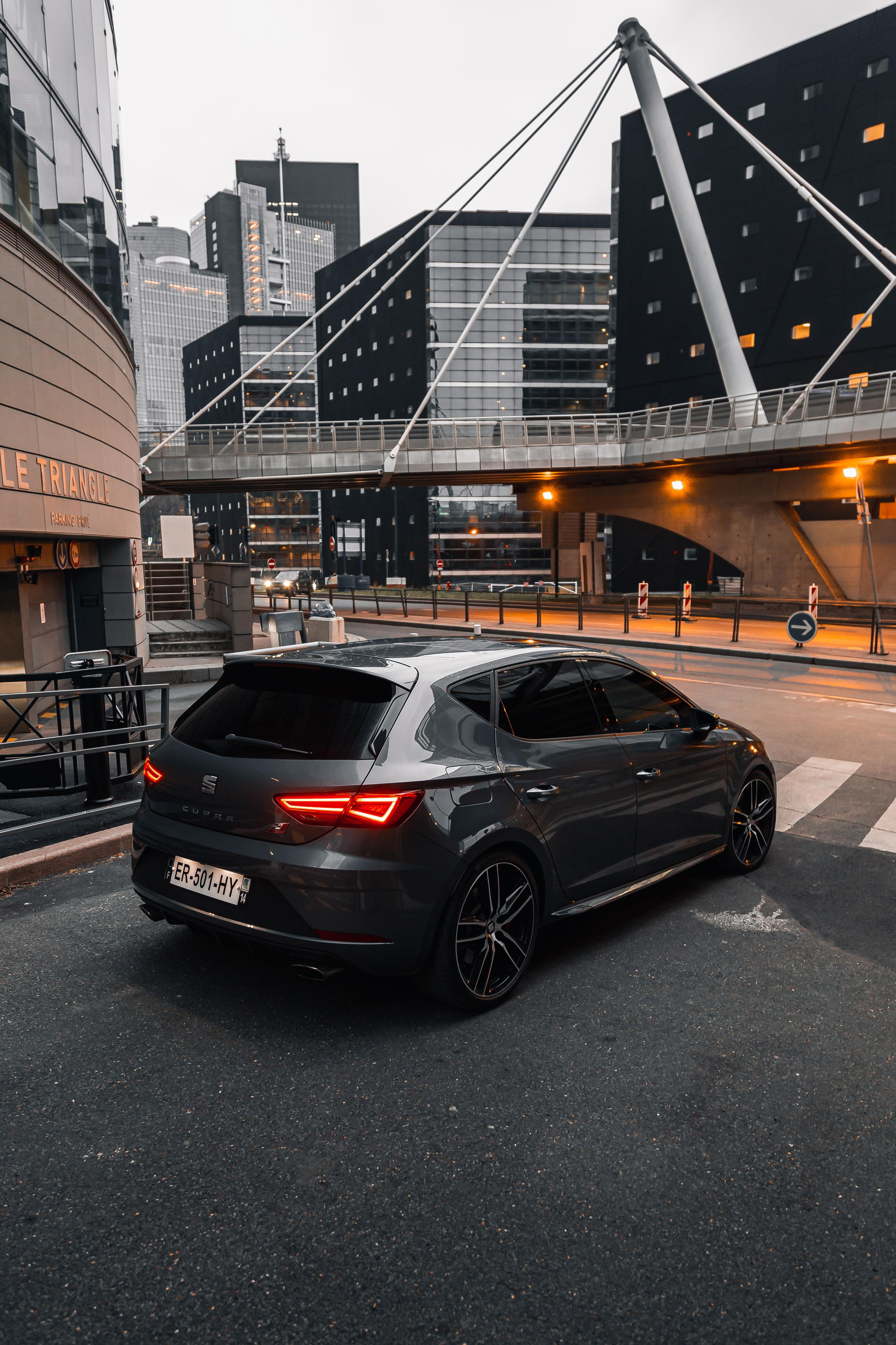 Seat Cupra. Photographe de voitures à Paris — Vitalii Motruk