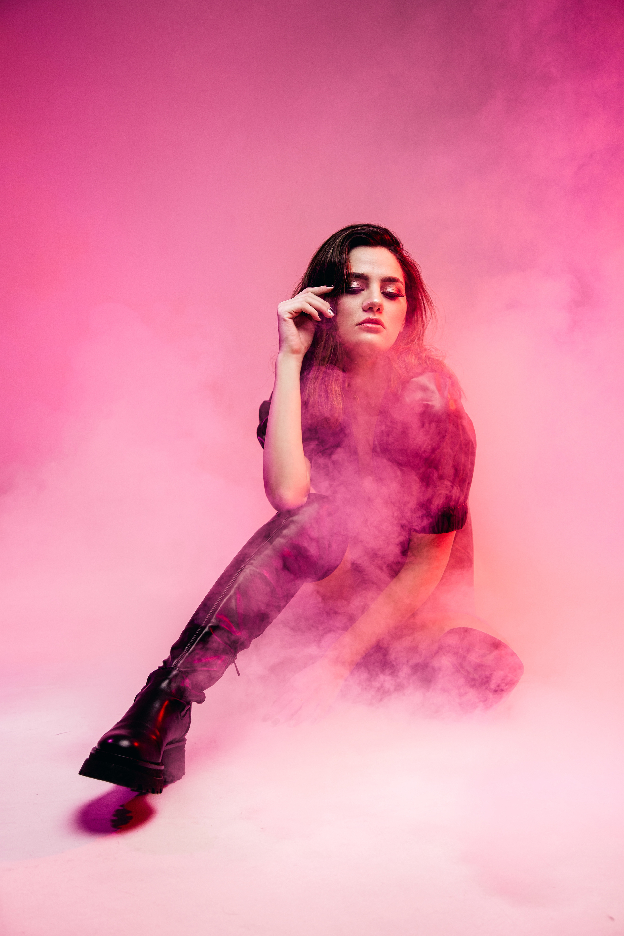 Tania. Photographe de voitures à Paris — Vitalii Motruk