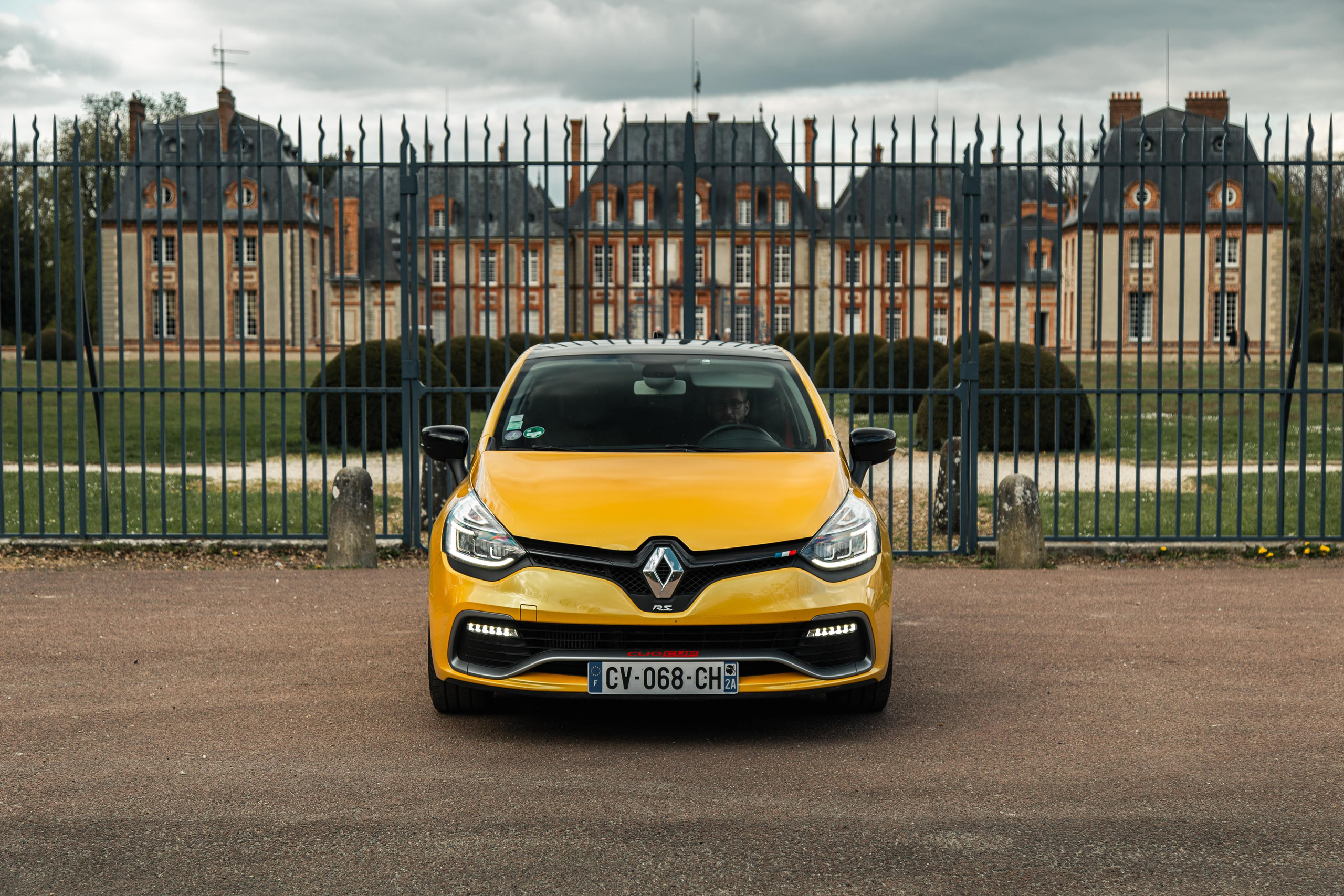 Balade avec Renault Sport. Photographer in Paris — Vitalii Motruk