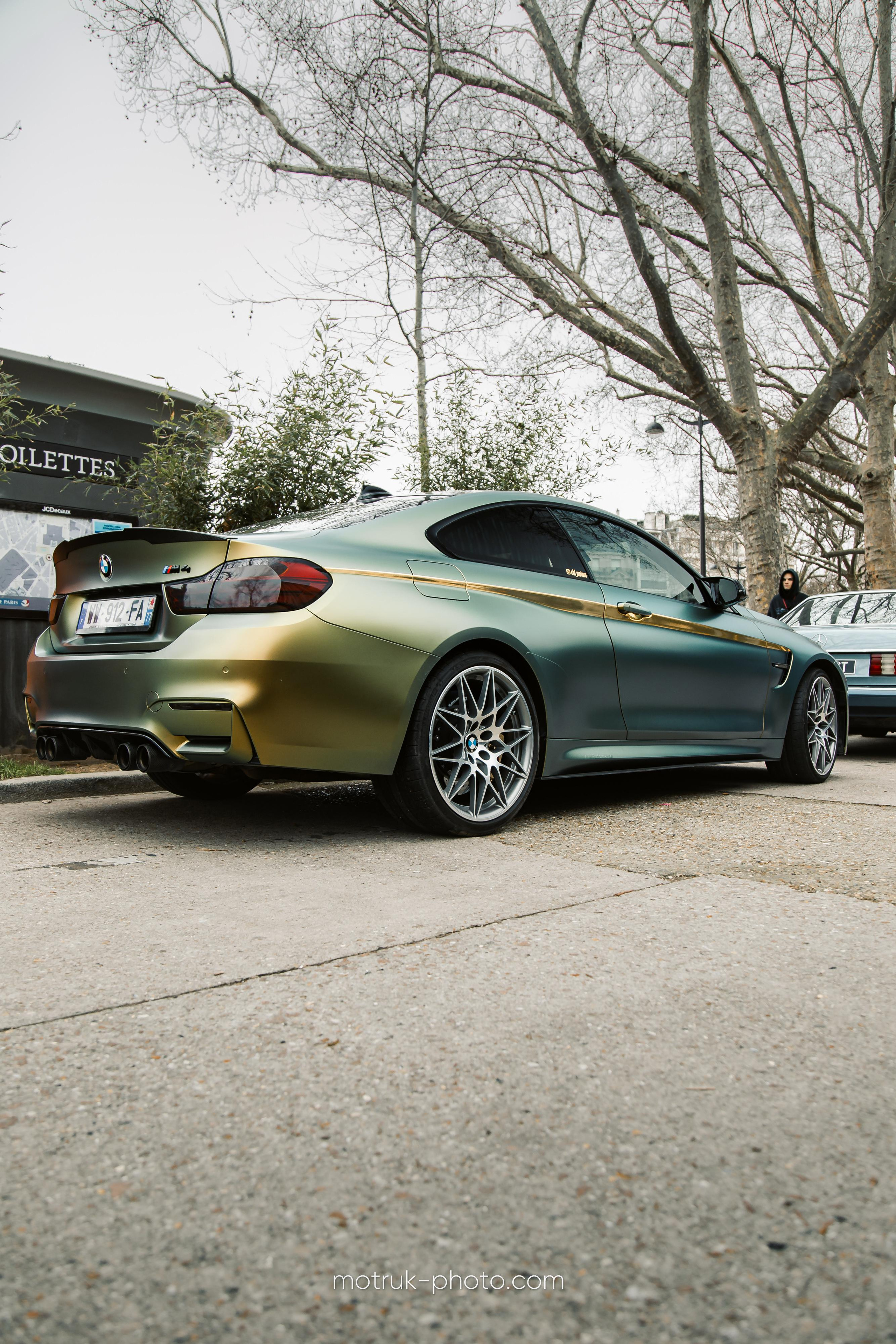Place Vauban 23 janvier. Photographer in Paris — Vitalii Motruk