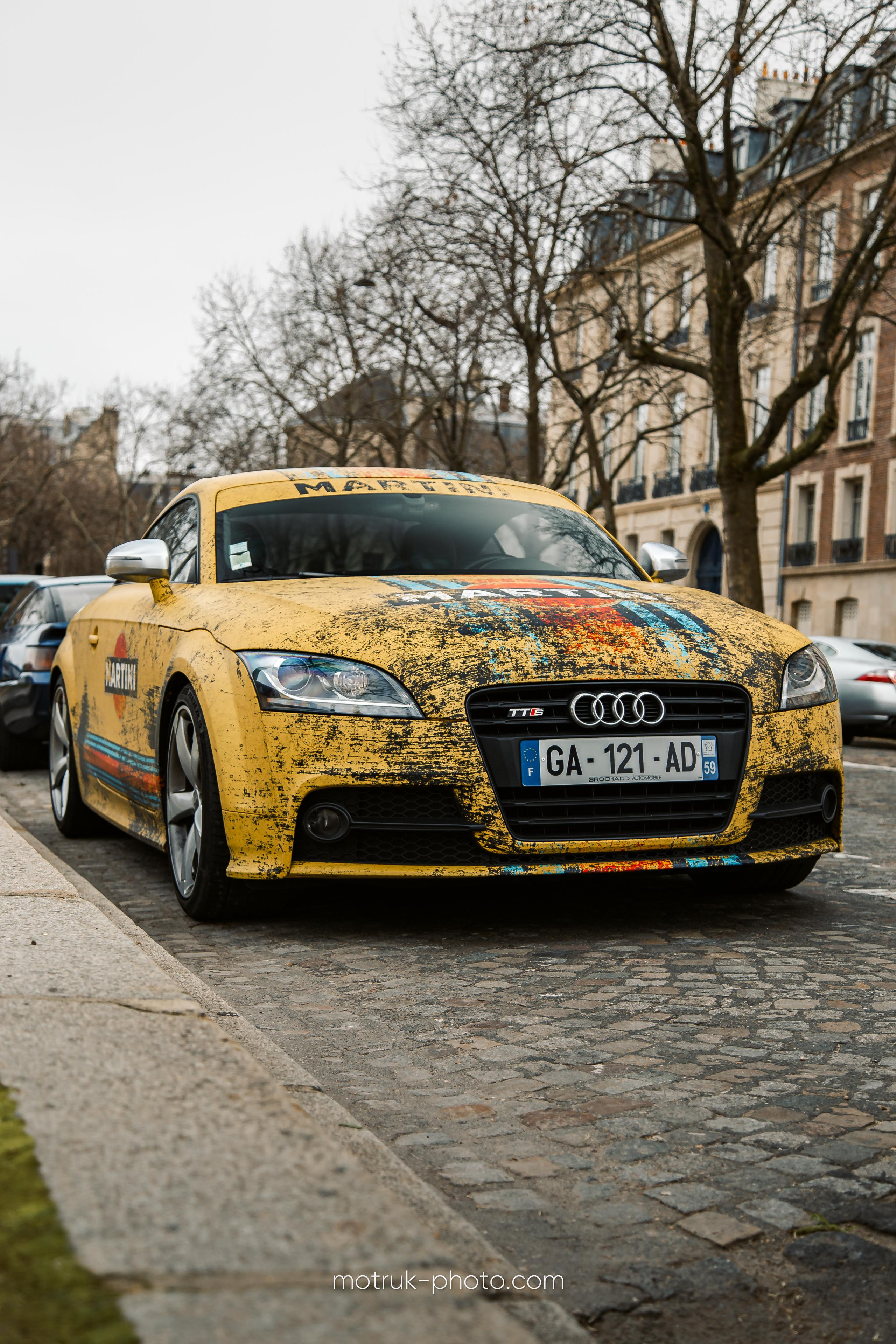 Place Vauban 23 janvier. Photographer in Paris — Vitalii Motruk