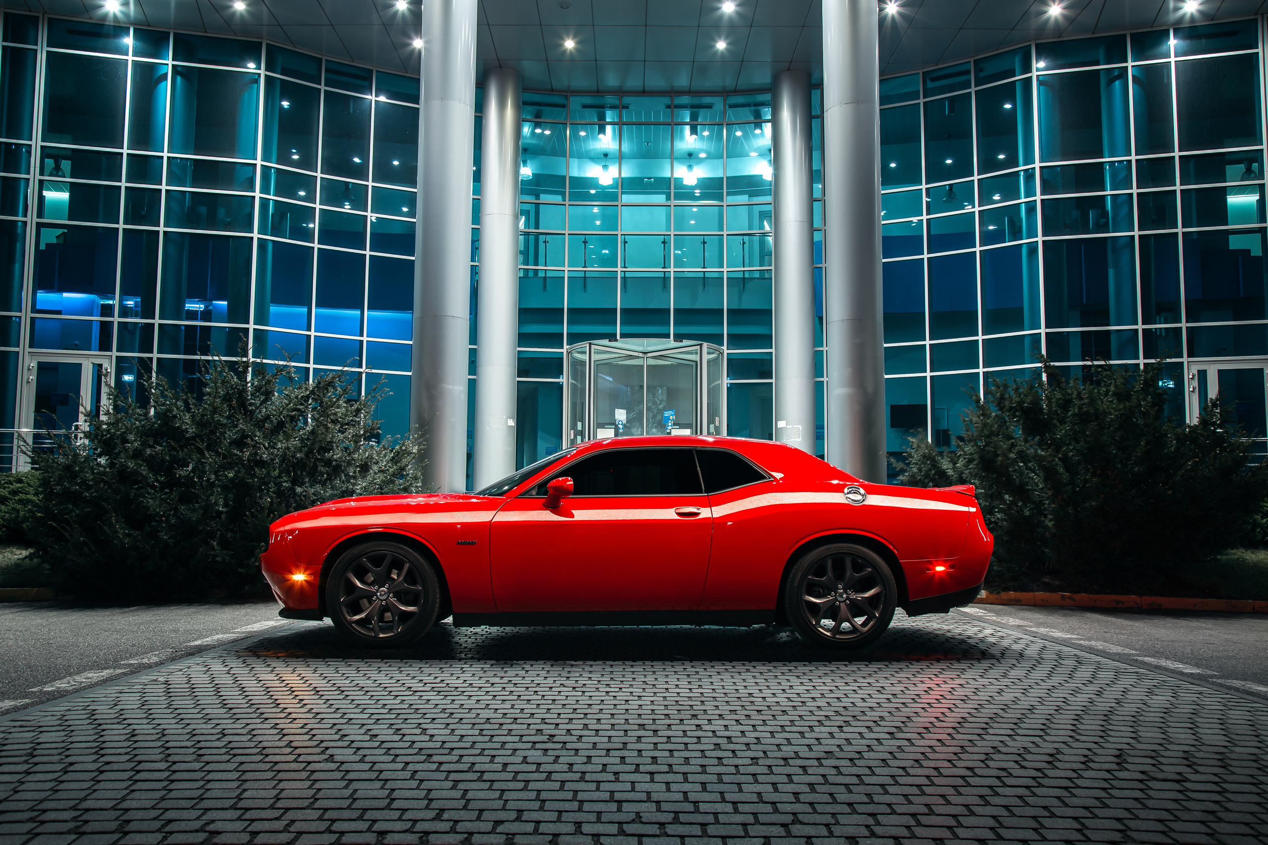 Dodge Challenger. Photographer in Paris — Vitalii Motruk