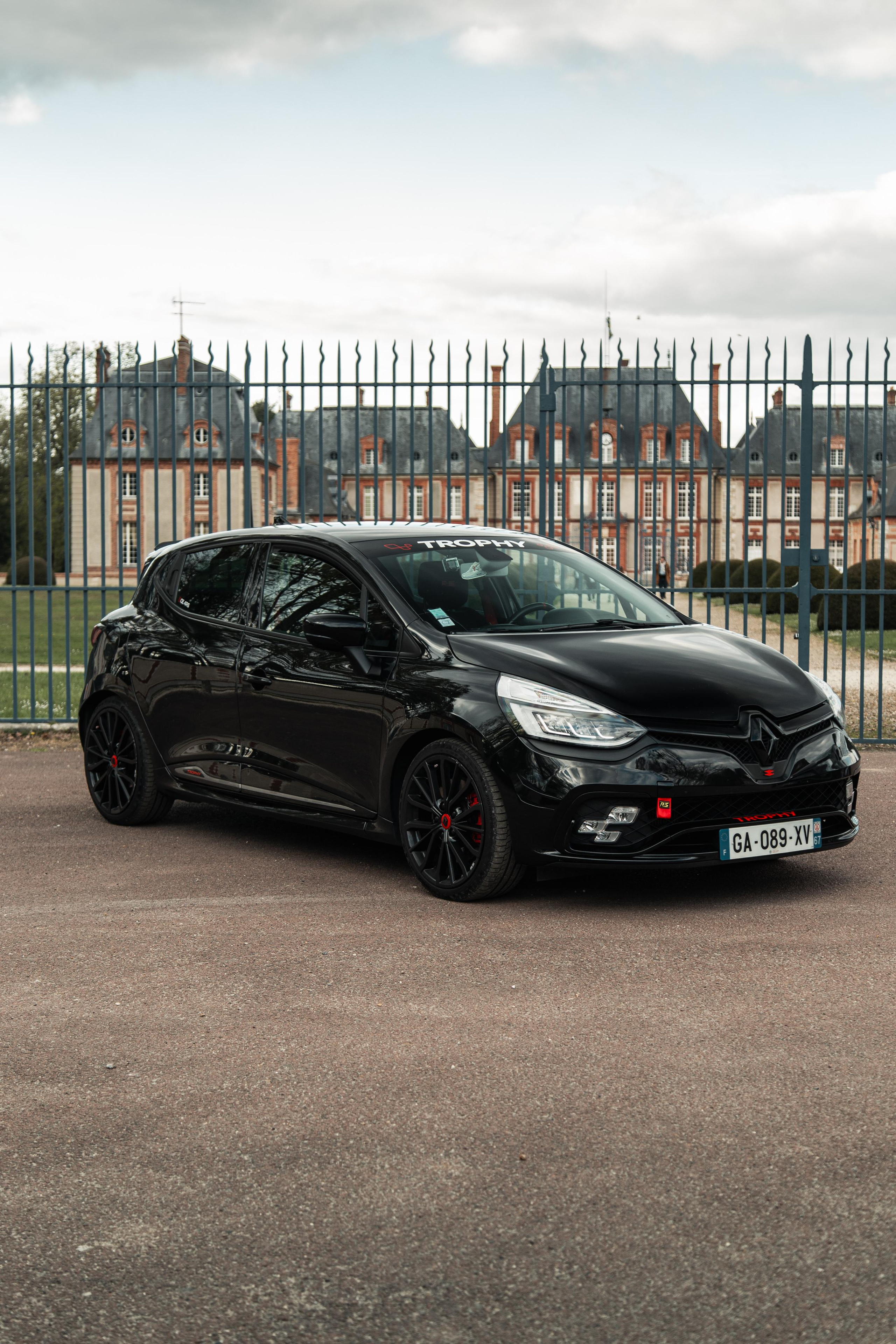 Balade avec Renault Sport. Photographer in Paris — Vitalii Motruk
