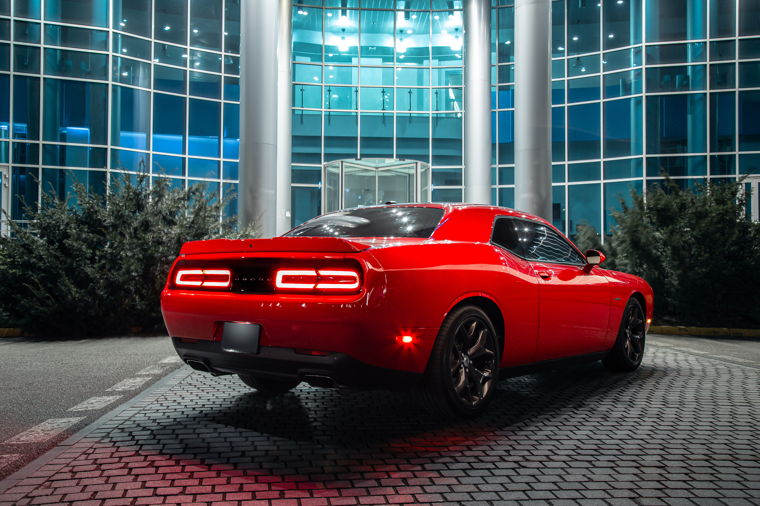 Dodge Challenger. Photographer in Paris — Vitalii Motruk