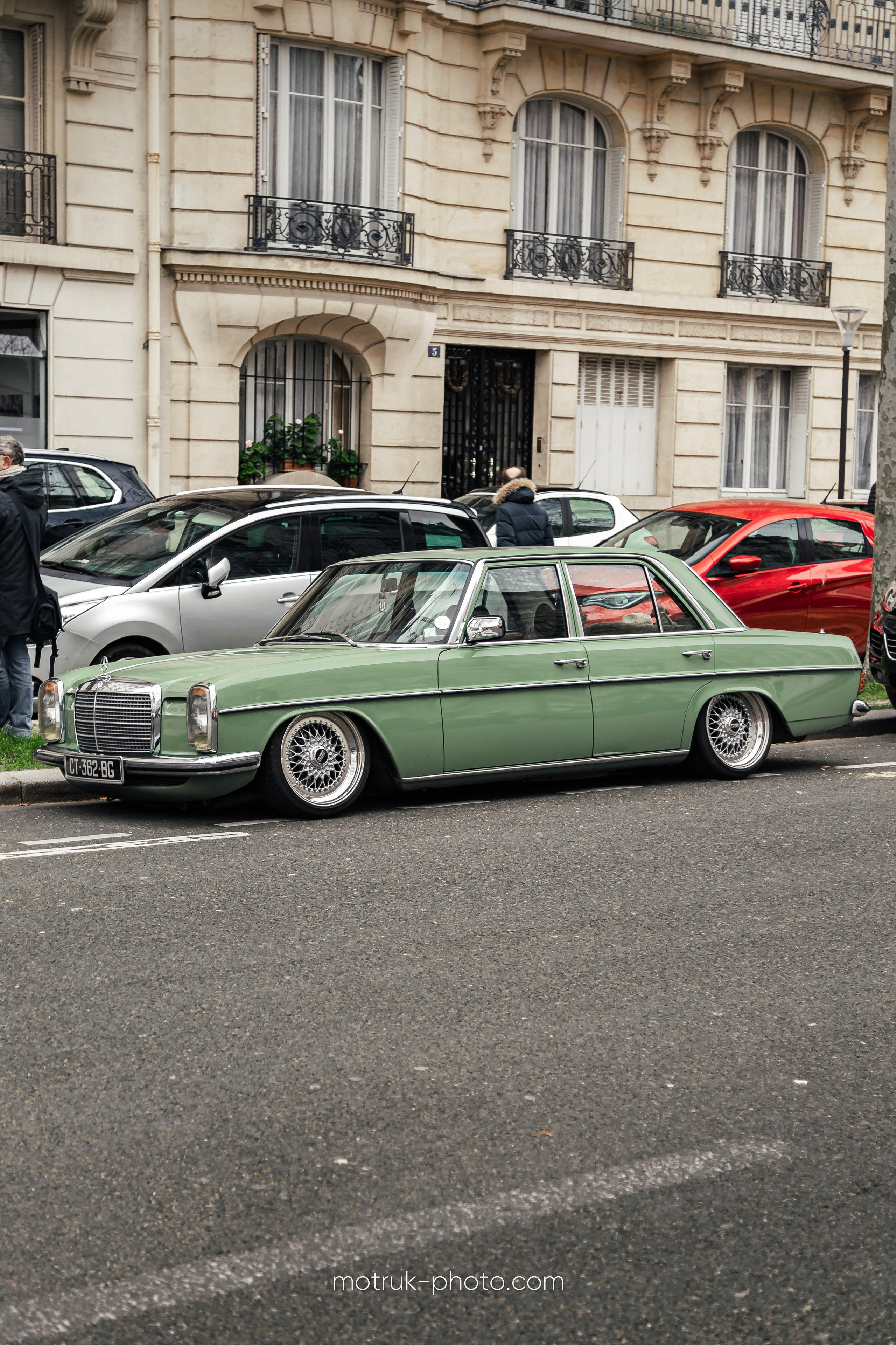 Place Vauban 23 janvier. Photographer in Paris — Vitalii Motruk