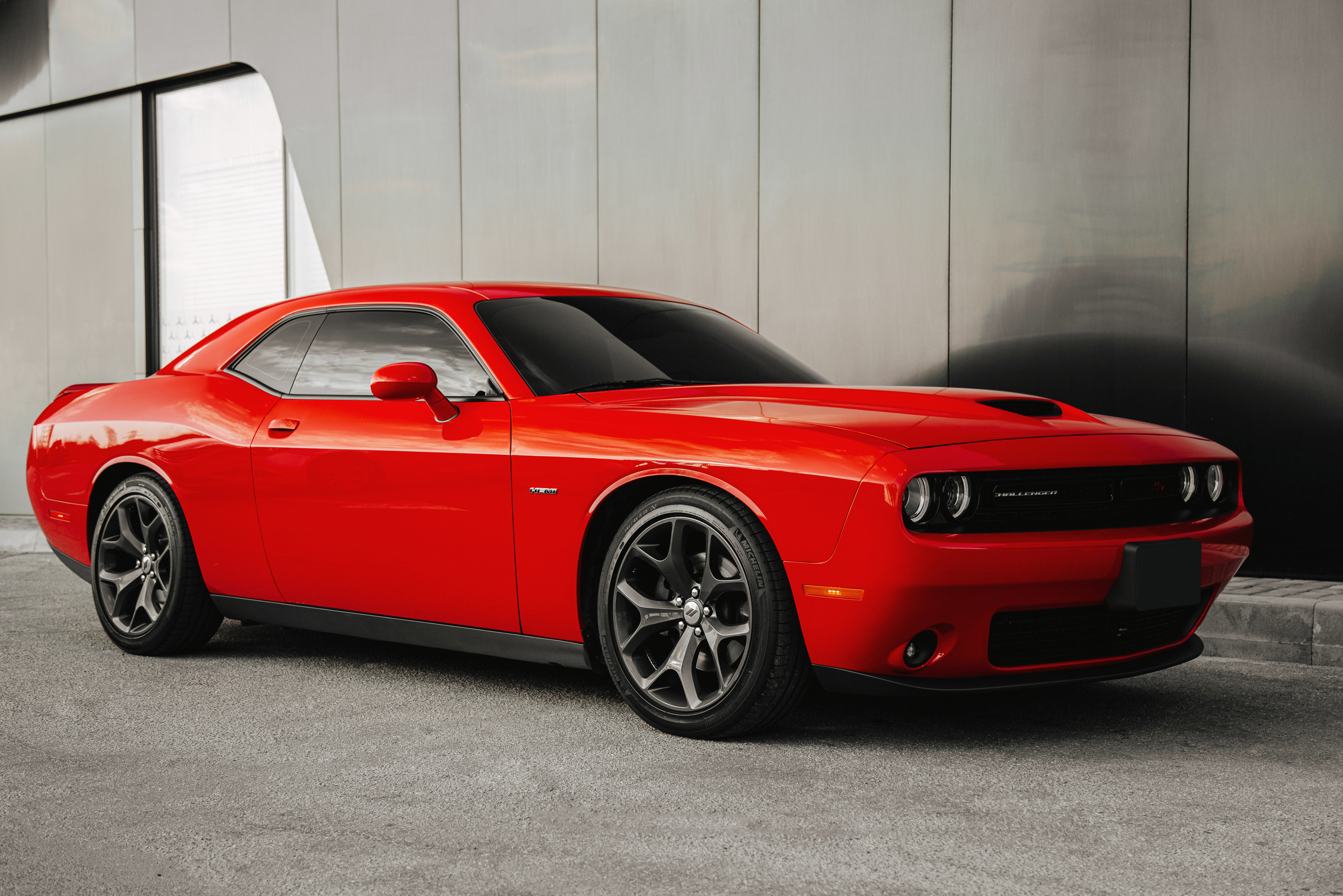 Dodge Challenger. Photographer in Paris — Vitalii Motruk