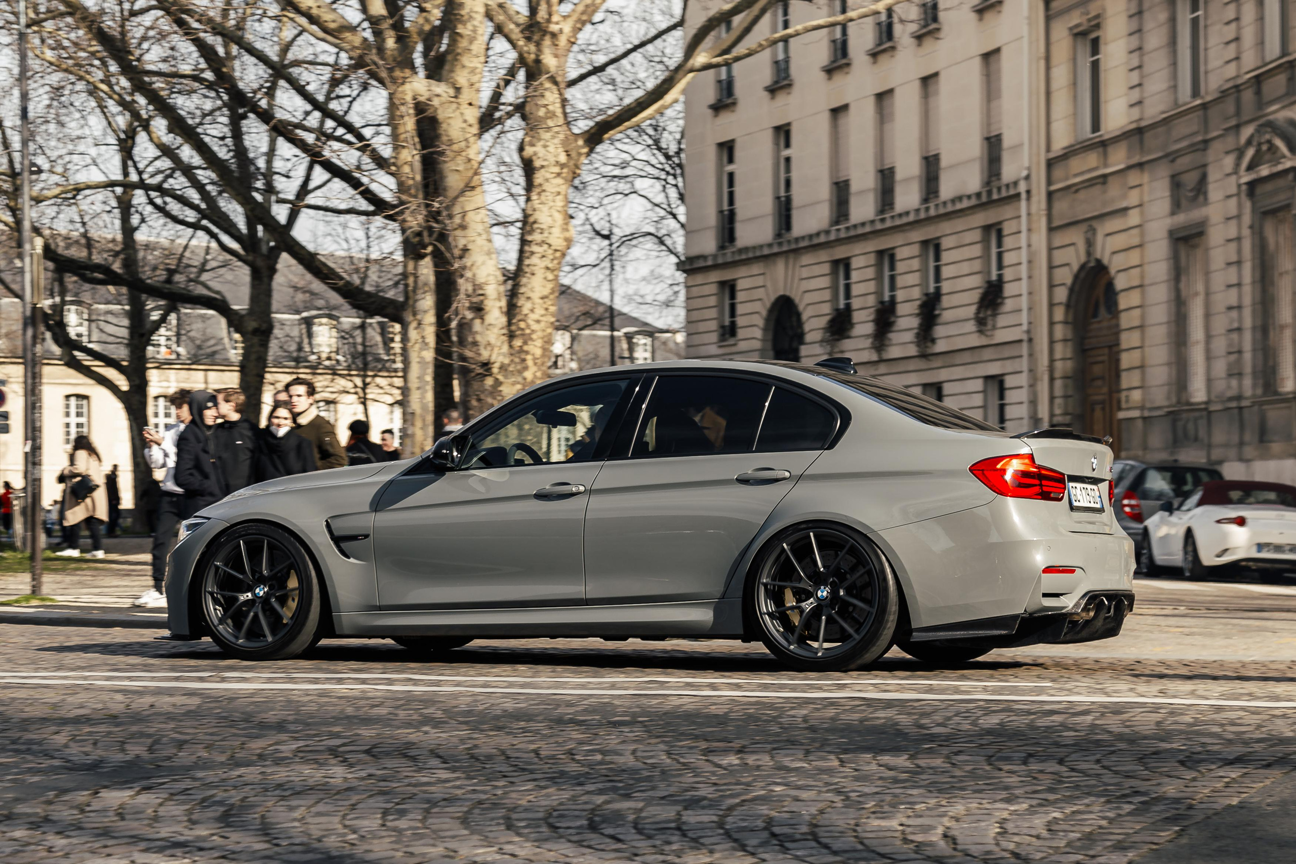 Place Vauban 13 fevrier. Photographer in Paris — Vitalii Motruk