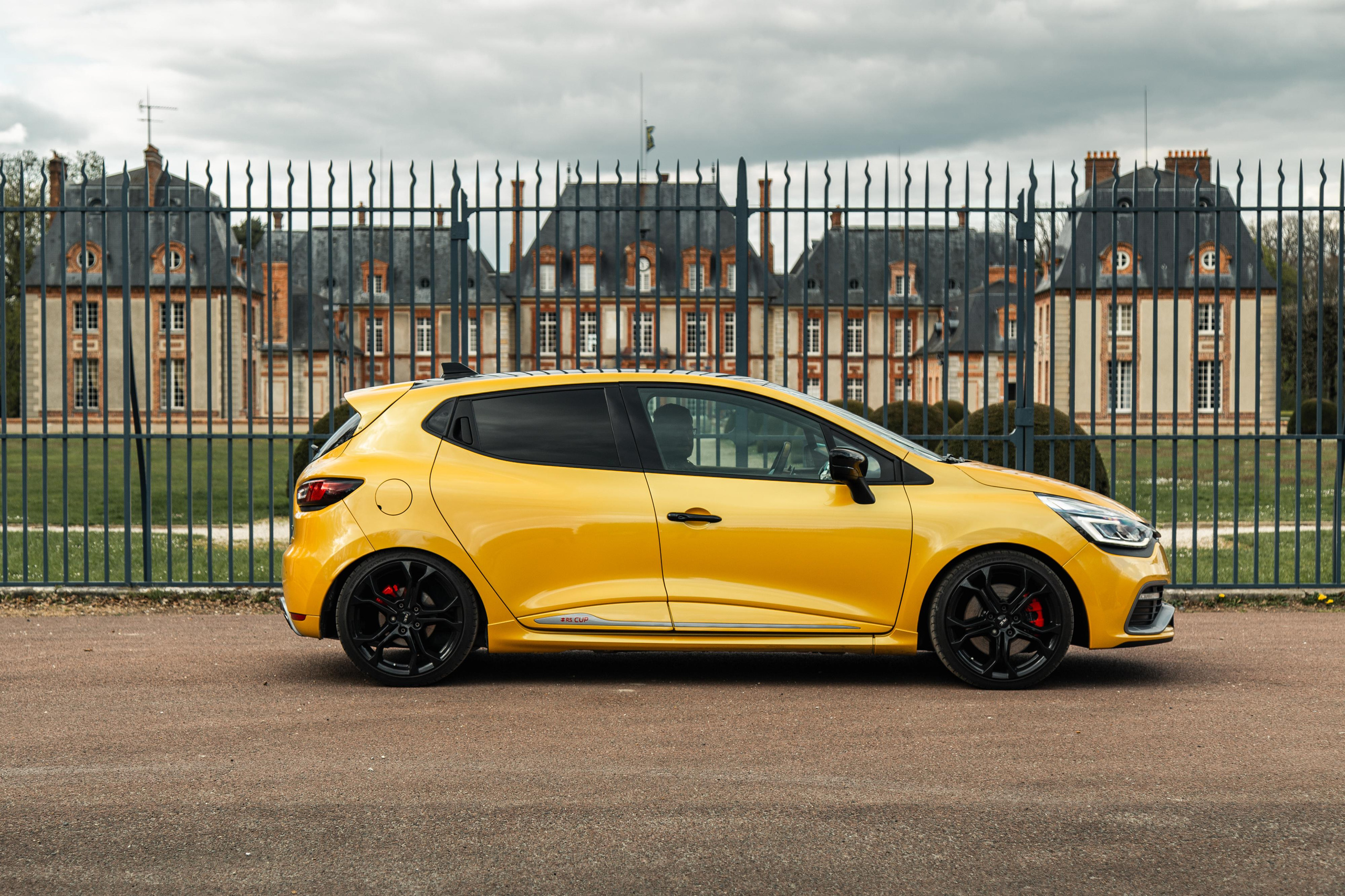 Balade avec Renault Sport. Photographer in Paris — Vitalii Motruk