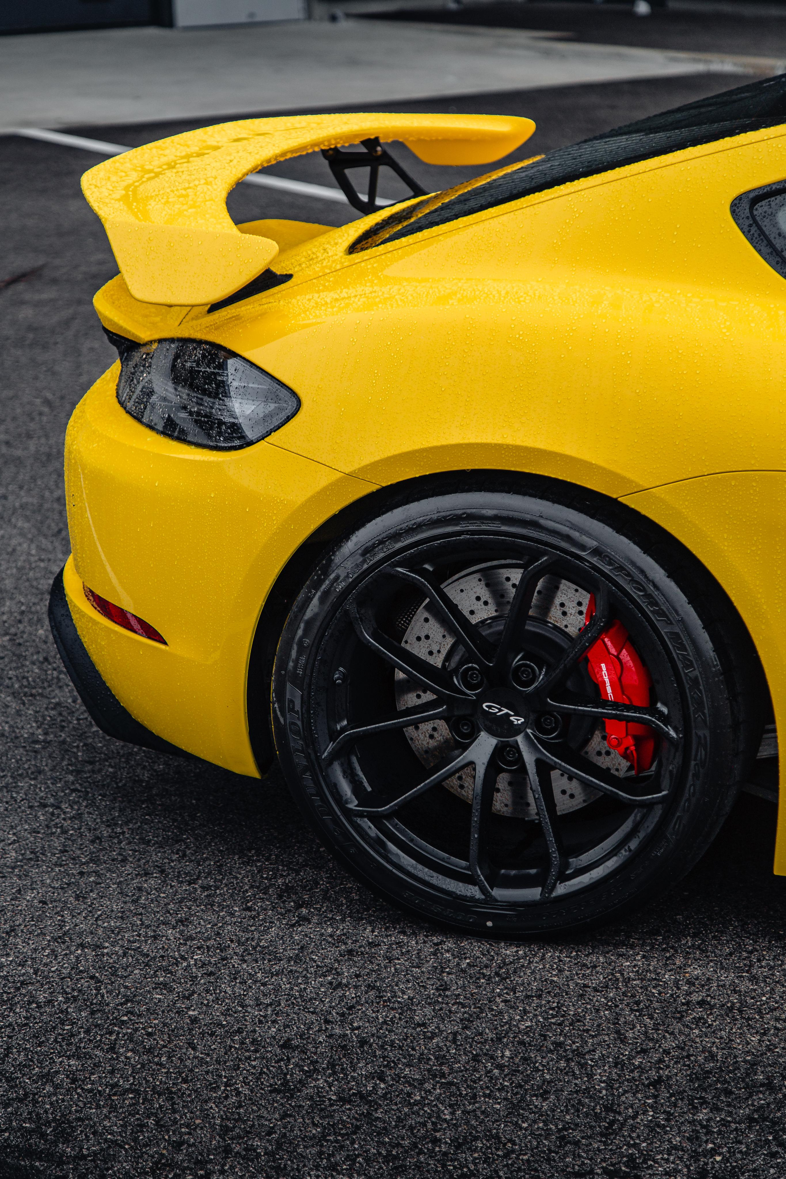 Porsche 718 GT4. Photographer in Paris — Vitalii Motruk