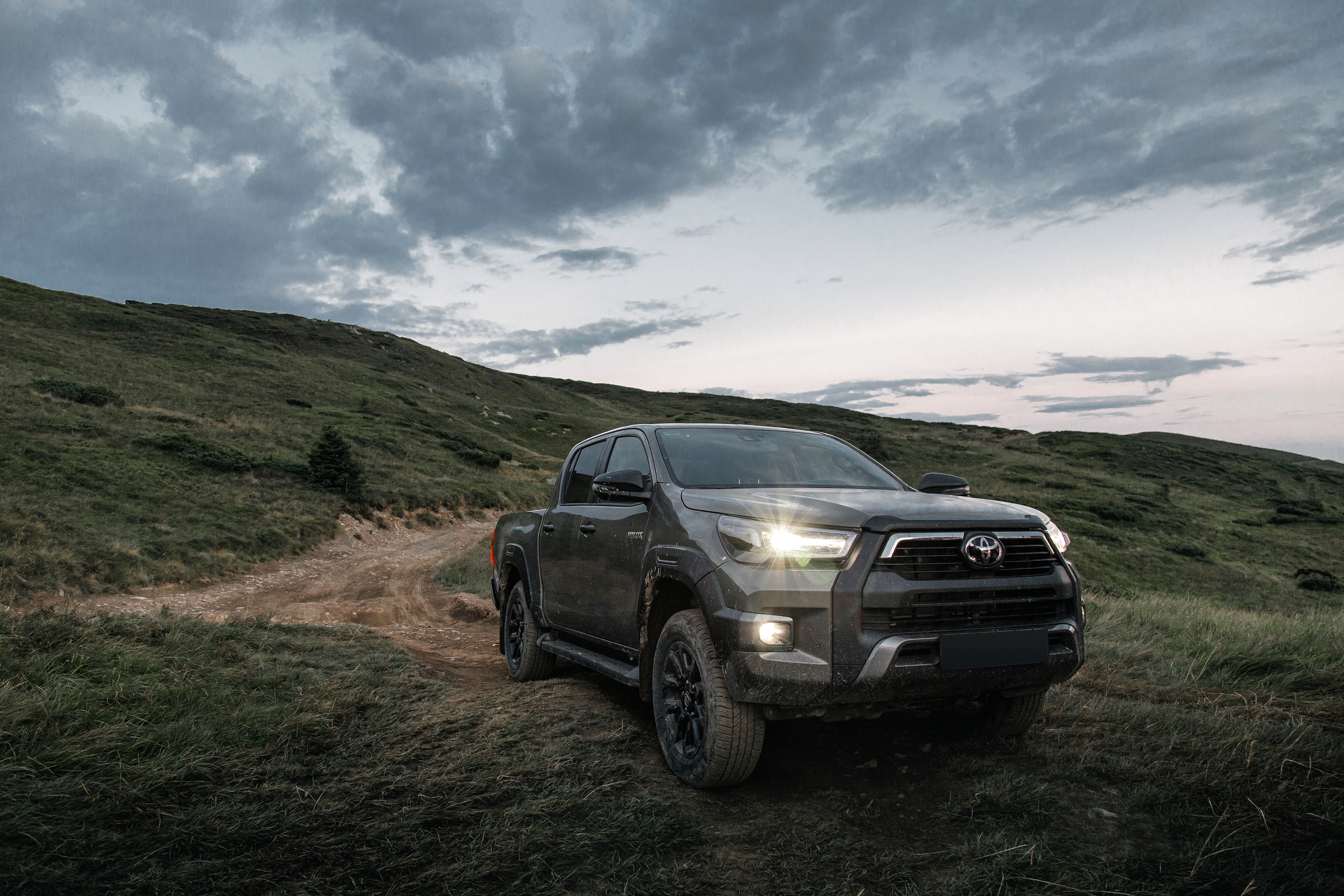 Toyota in the Carpathians. Photographer in Paris — Vitalii Motruk