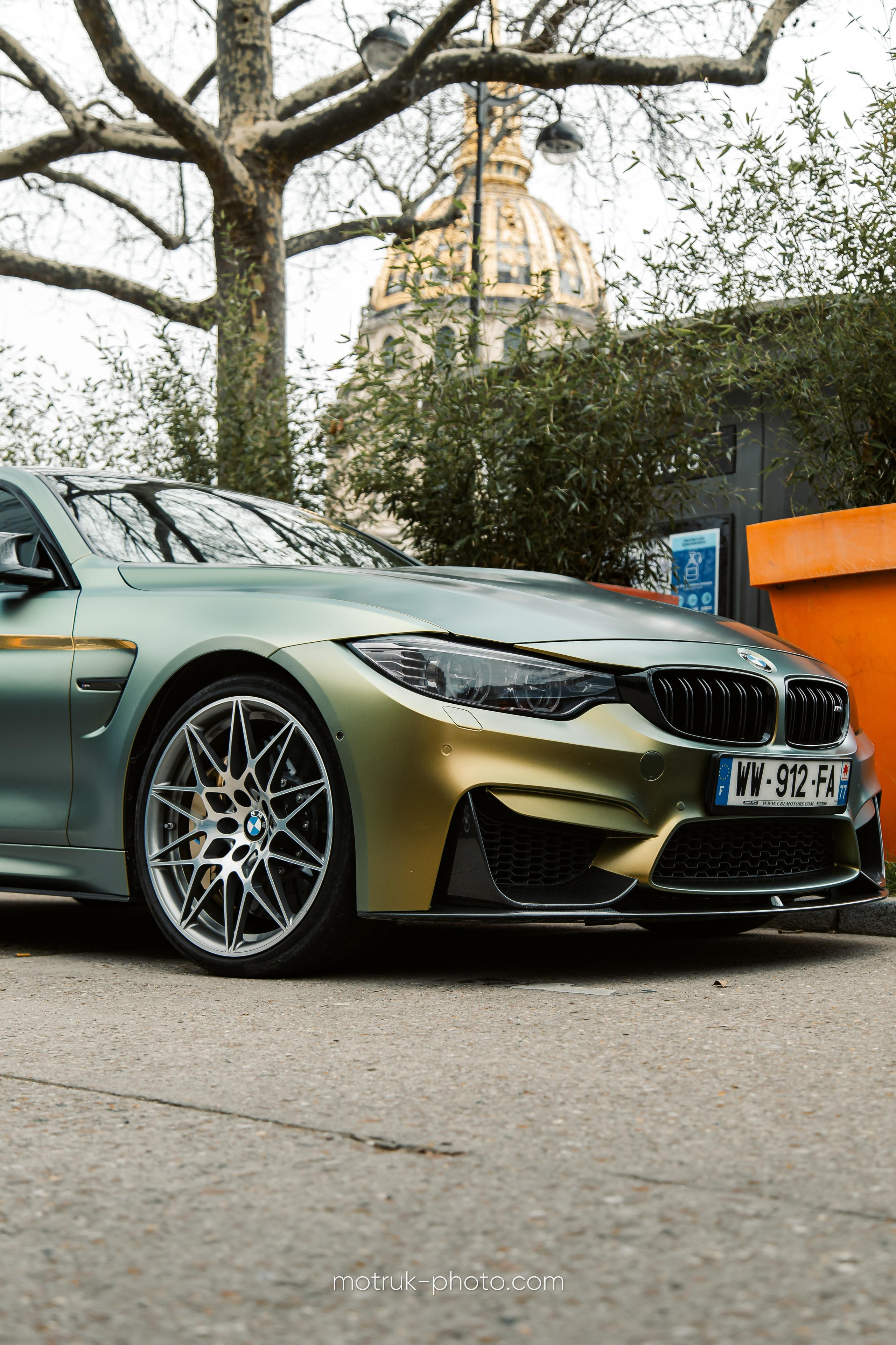 Place Vauban 23 janvier. Photographer in Paris — Vitalii Motruk