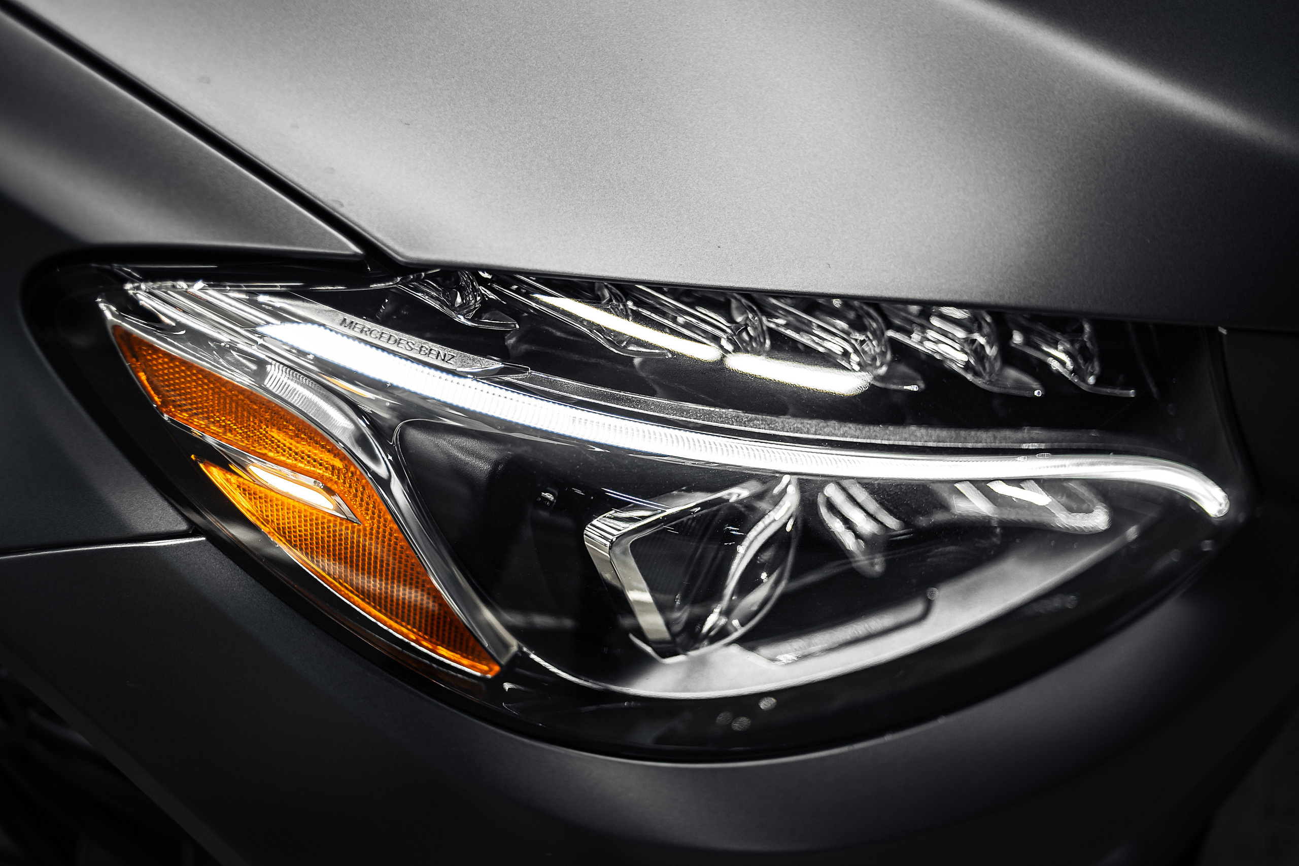 Mercedes-Benz C43 AMG. Photographer in Paris — Vitalii Motruk