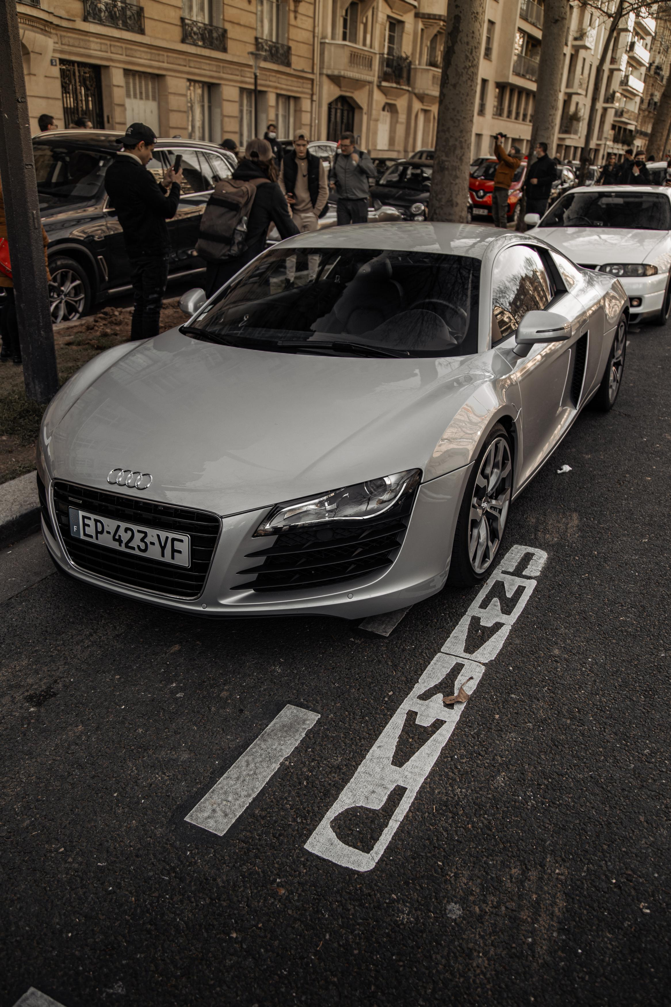 Place Vauban 13 fevrier. Photographer in Paris — Vitalii Motruk