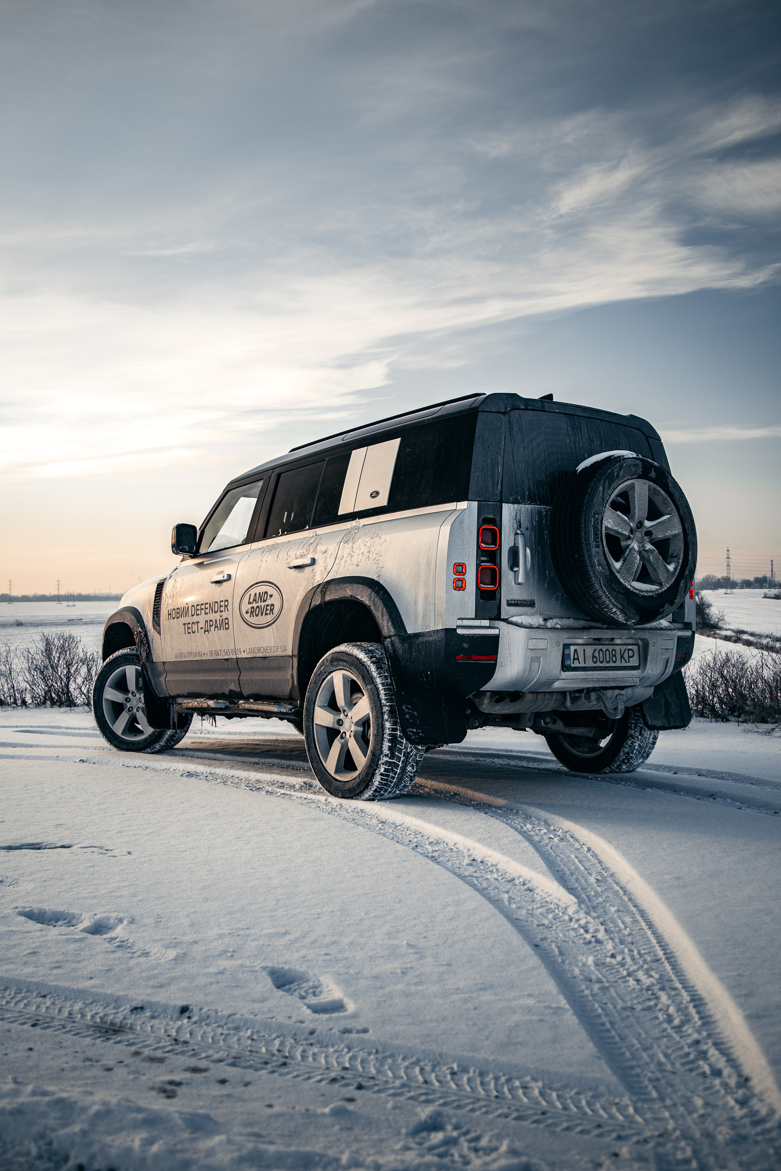 Land Rover Defender. Photographe de voitures à Paris — Vitalii Motruk