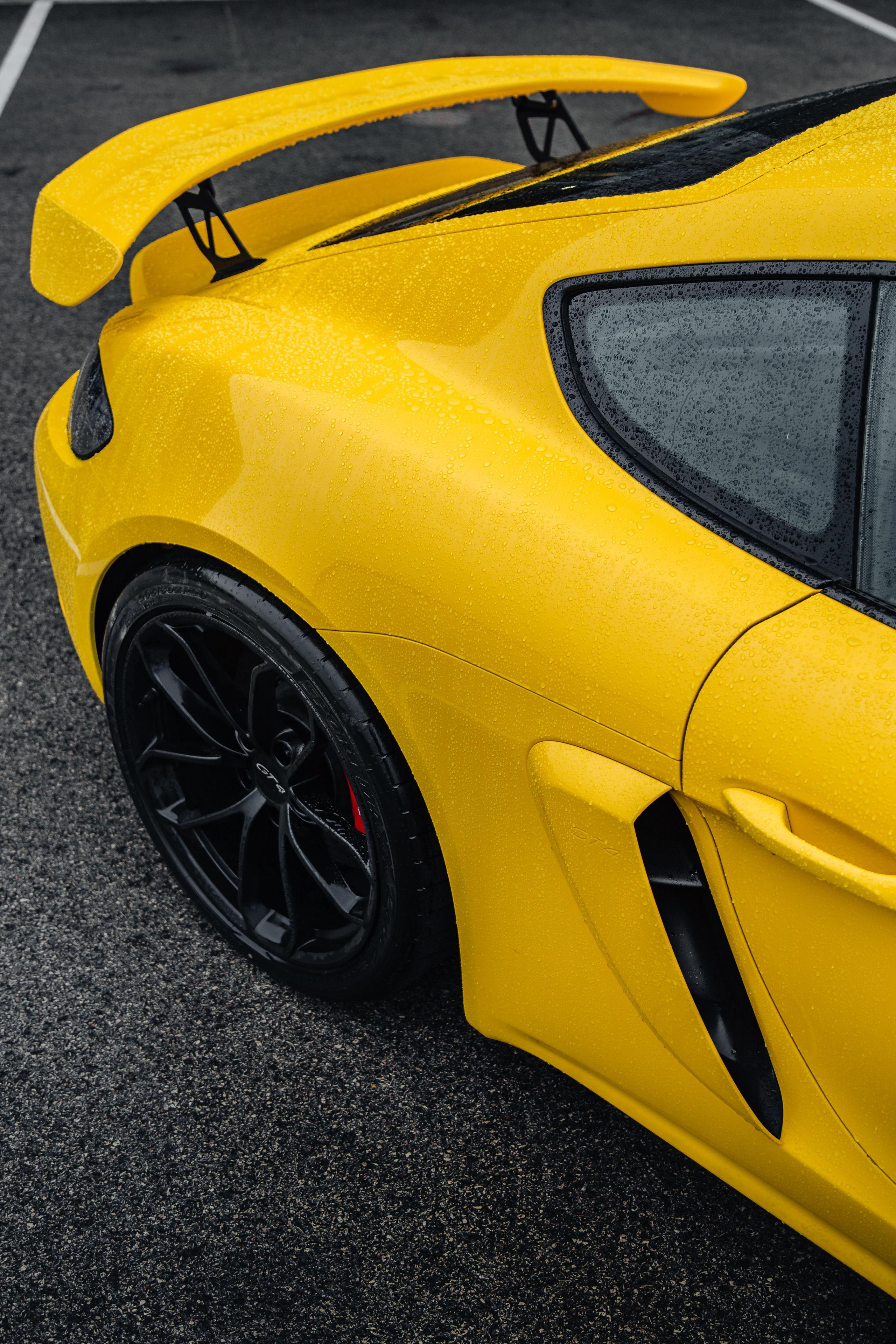 Porsche 718 GT4. Photographer in Paris — Vitalii Motruk