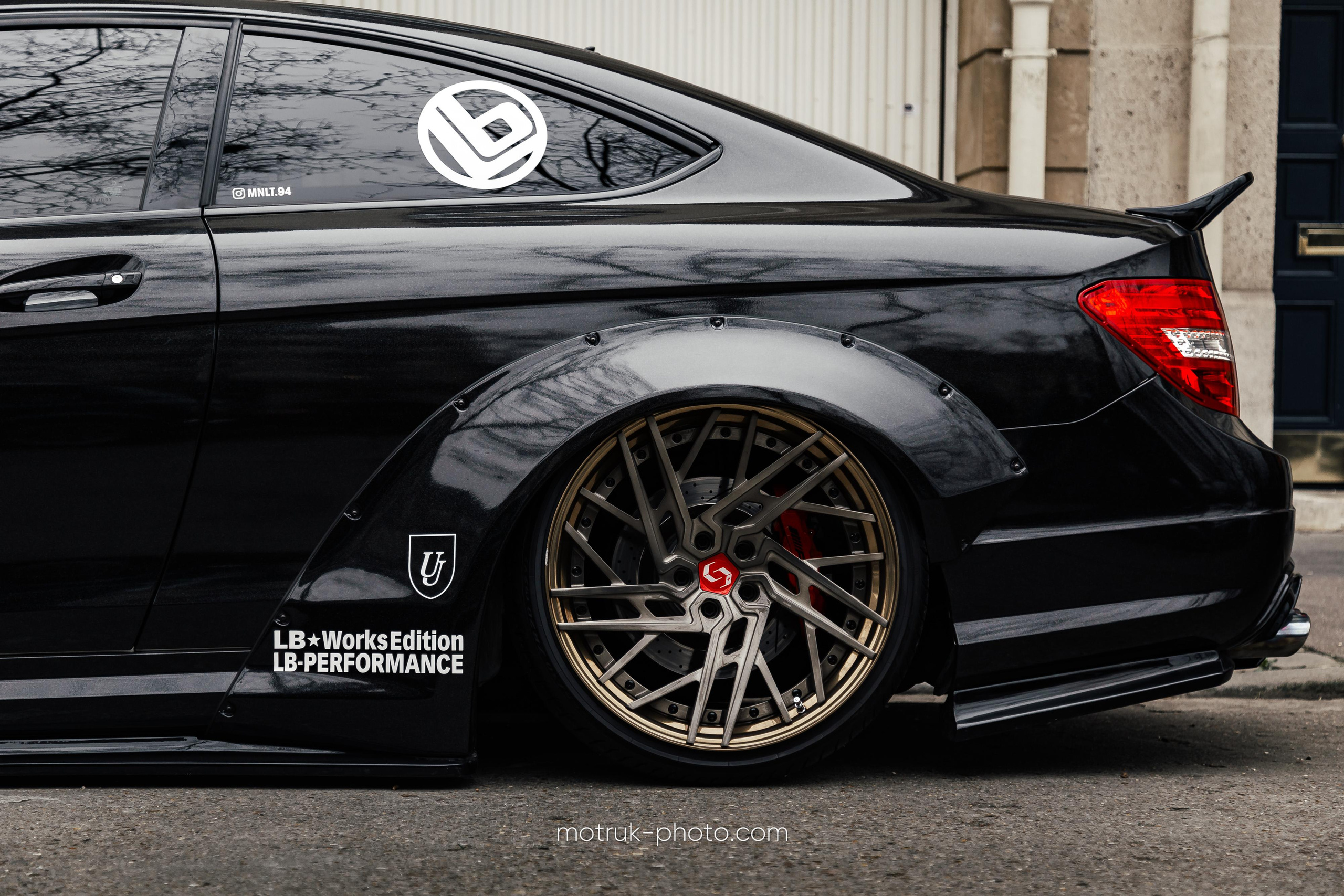 Place Vauban 23 janvier. Photographer in Paris — Vitalii Motruk