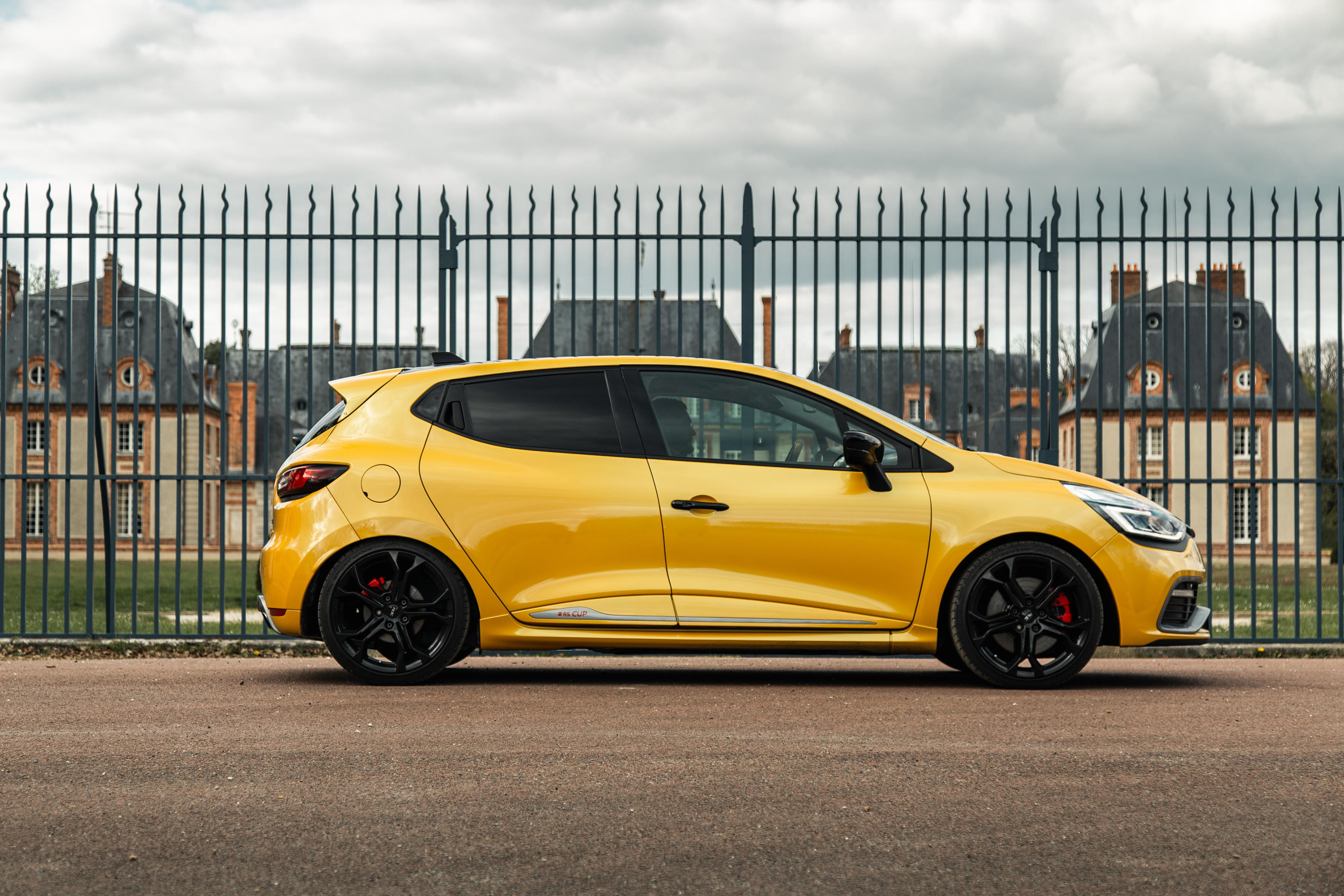 Balade avec Renault Sport. Photographer in Paris — Vitalii Motruk