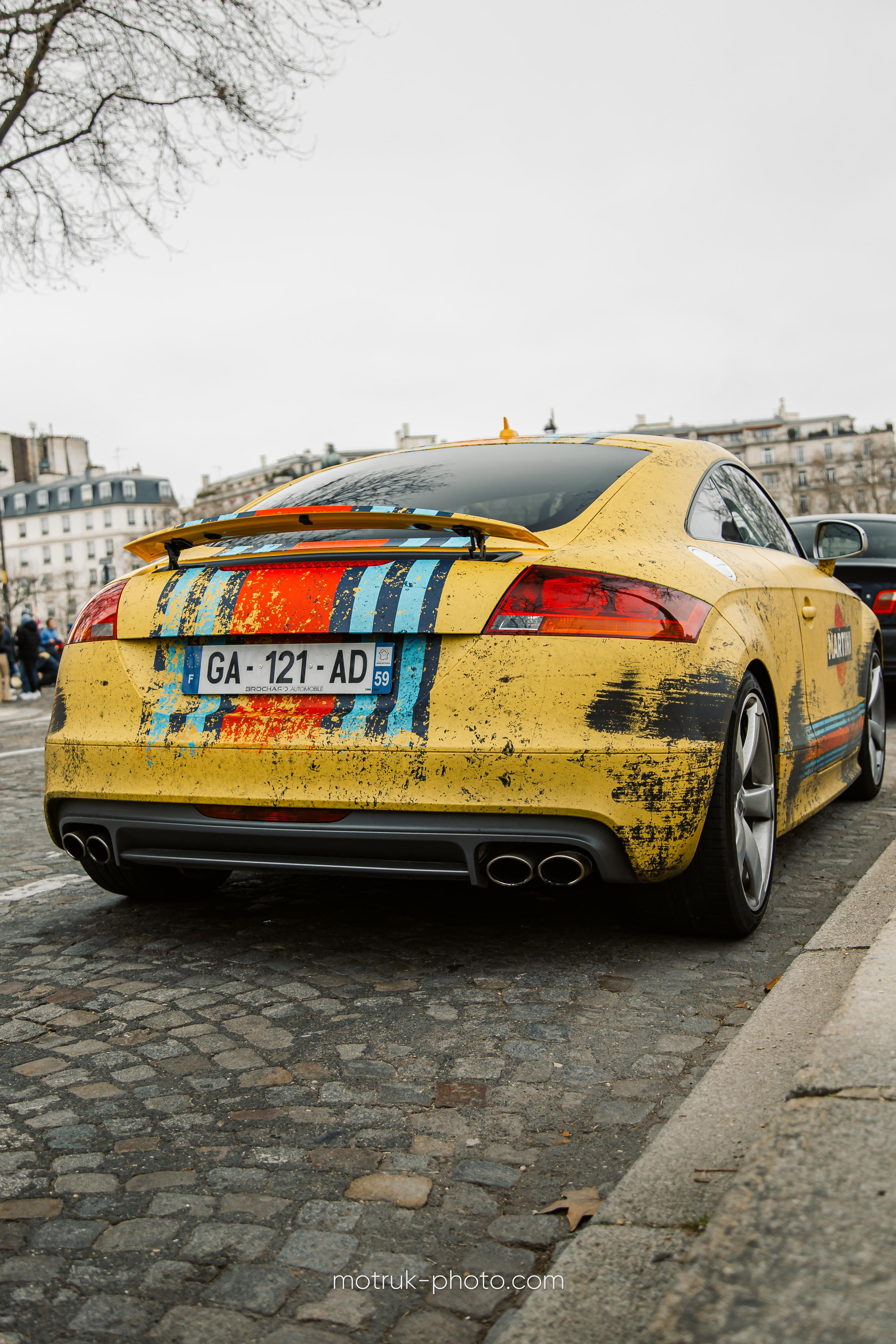 Place Vauban 23 janvier. Photographer in Paris — Vitalii Motruk