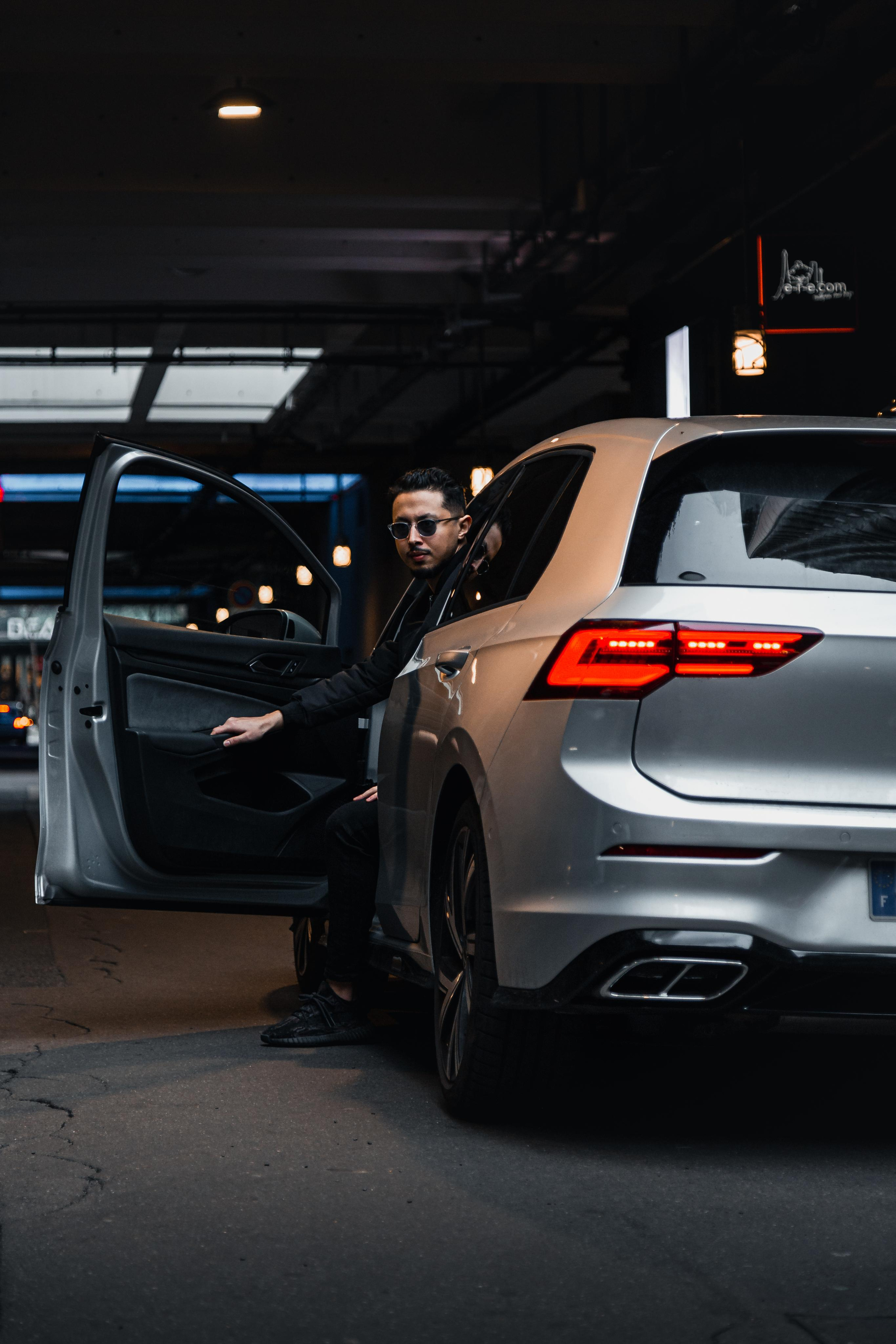 Hamza x Golf 8 R-line. Photographer in Paris — Vitalii Motruk