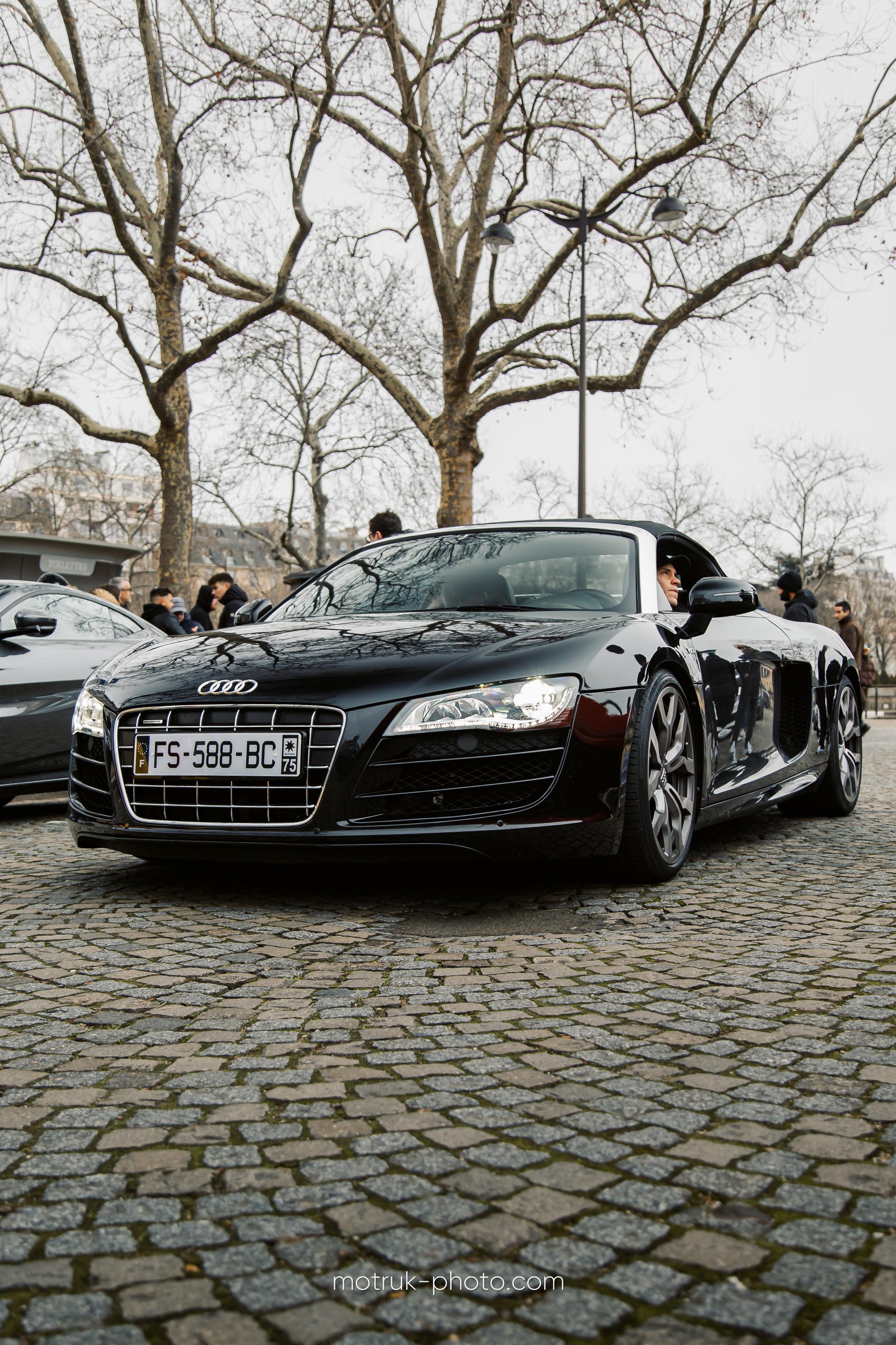 Place Vauban 23 janvier. Photographer in Paris — Vitalii Motruk