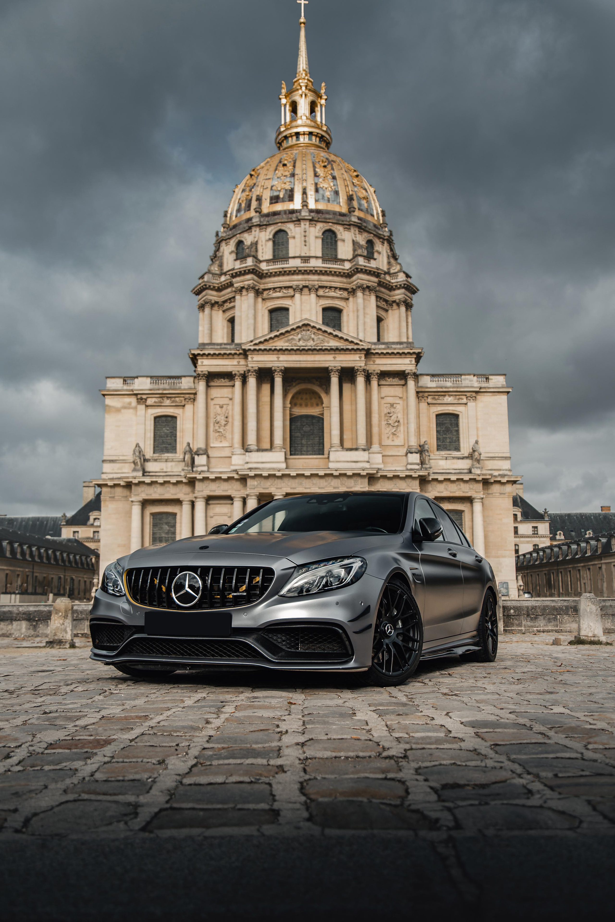 Mercedes-Benz C63 AMG. Photographe de voitures à Paris — Vitalii Motruk